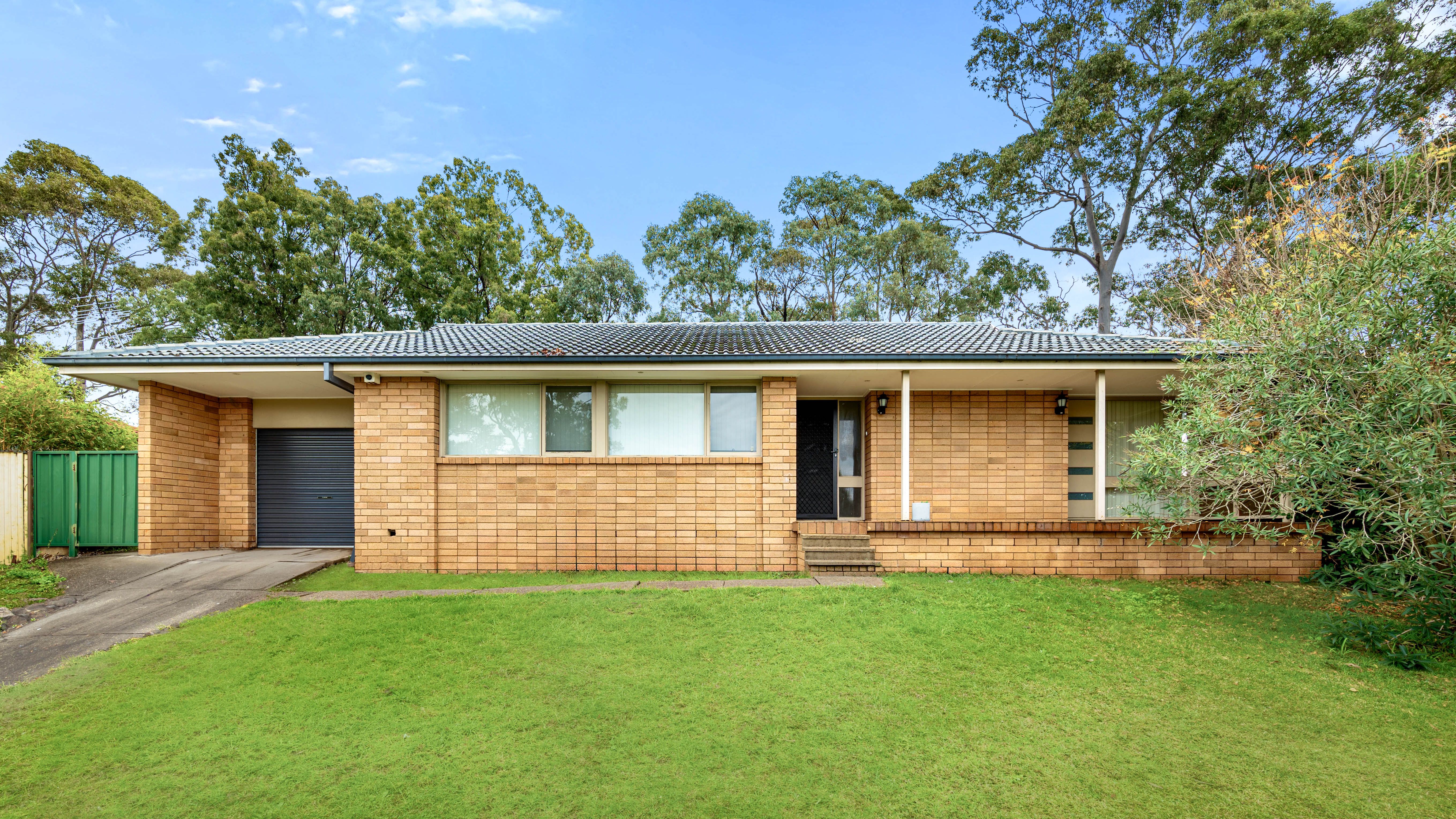 10 Paraka Place, Bradbury NSW 2560