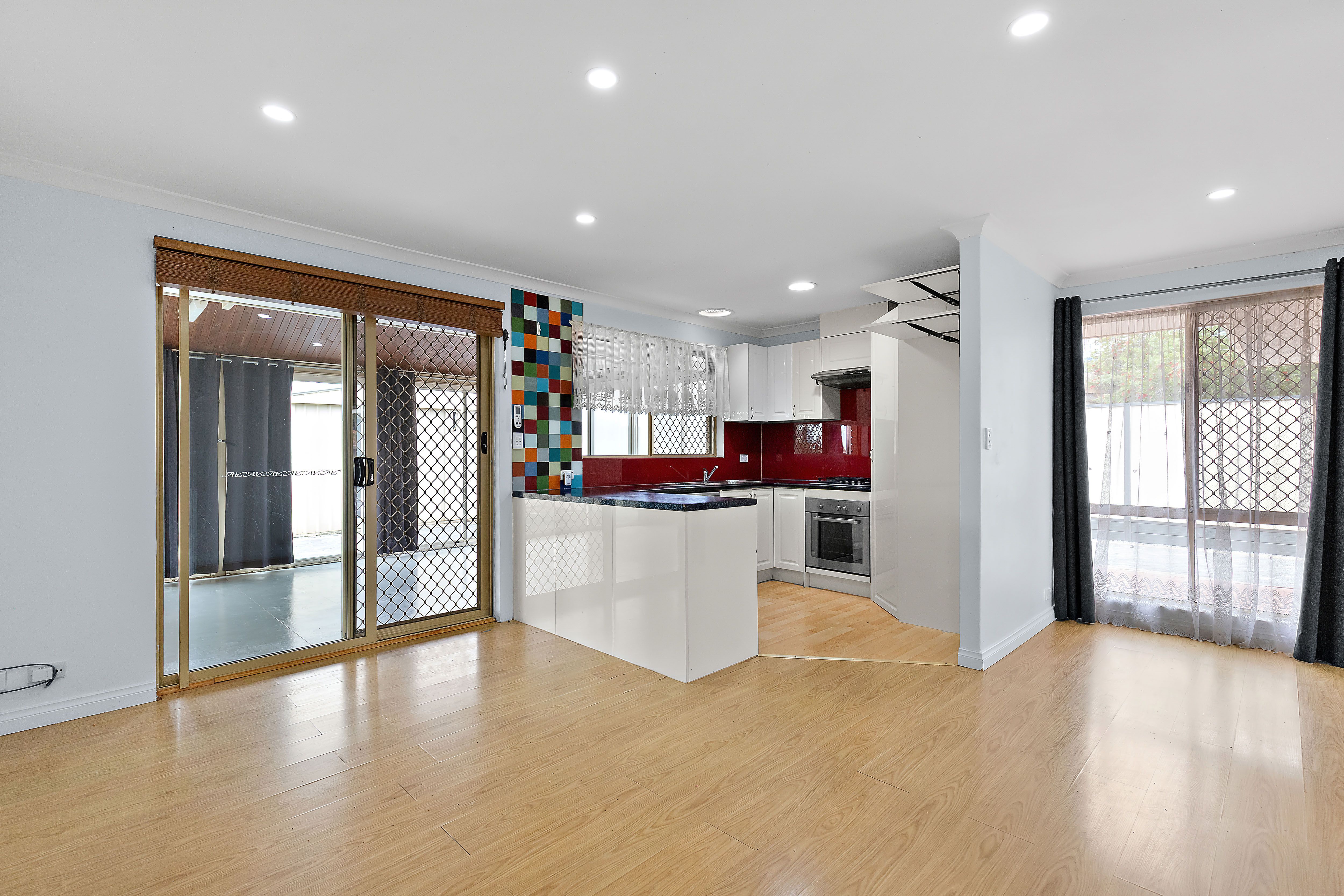 45 Tunnicliffe Street — photo 3 of 23
