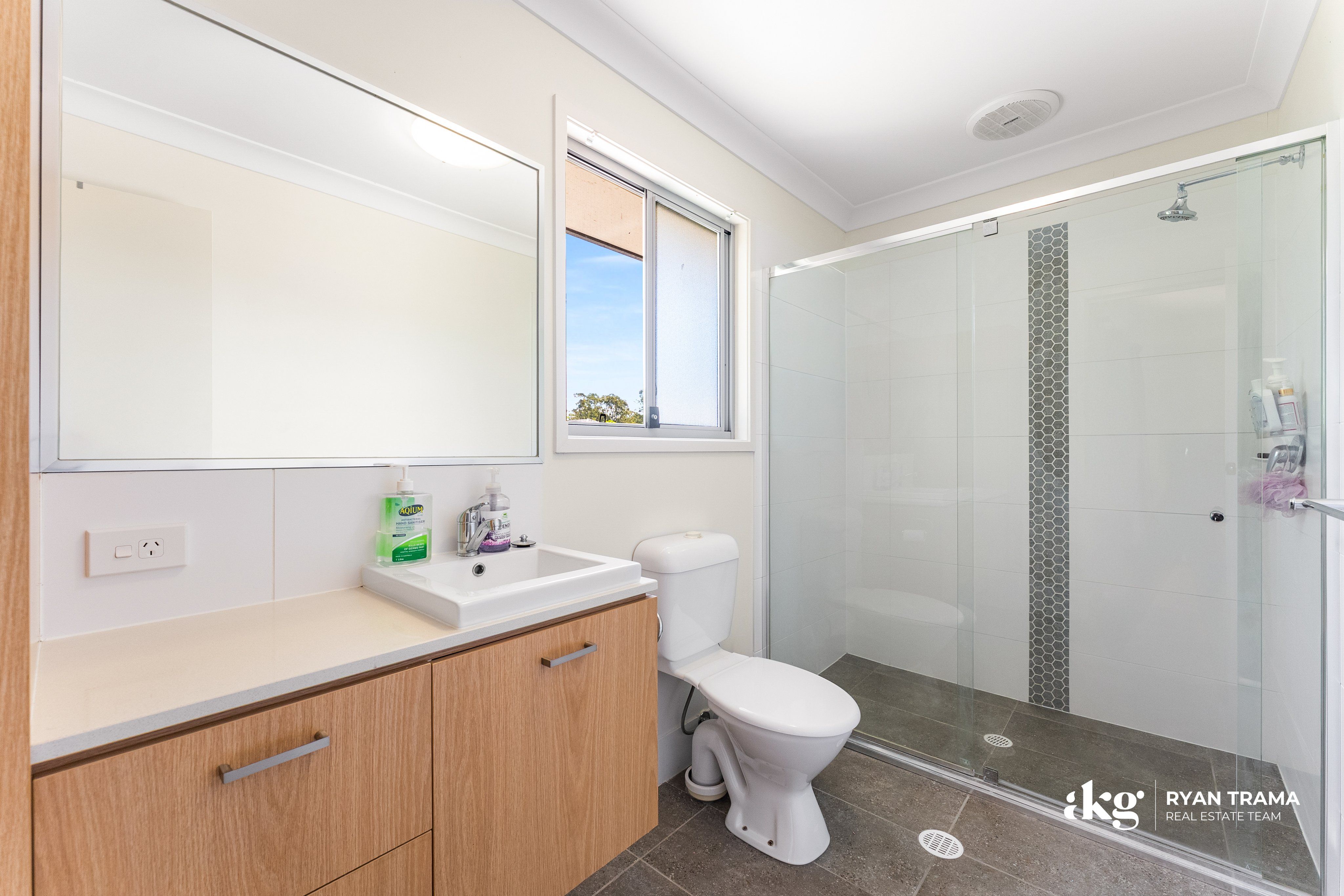 33/104A River Hills Road — photo 11 of 19