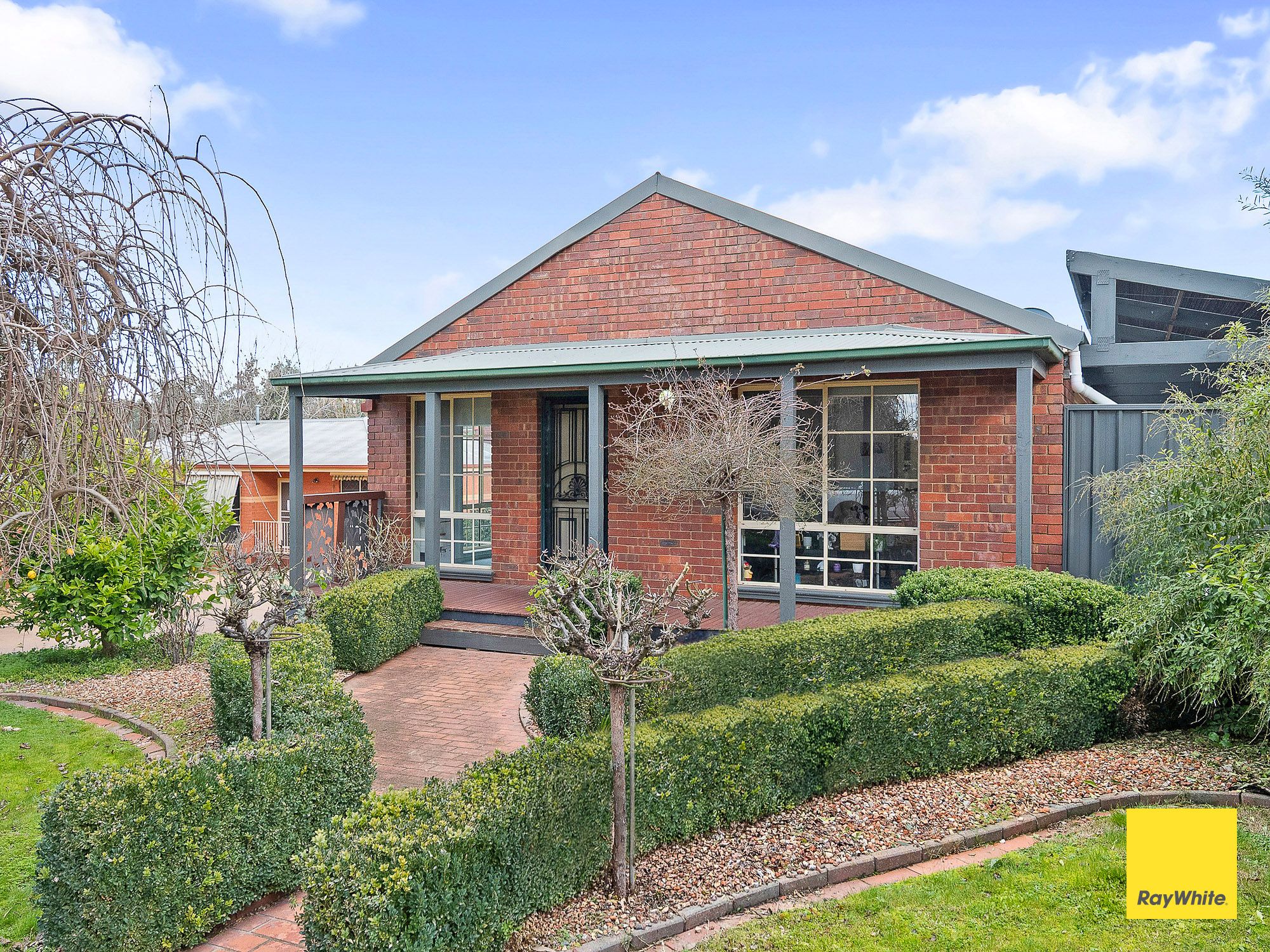 10/18 Lowe Street — photo from Ray White Bendigo