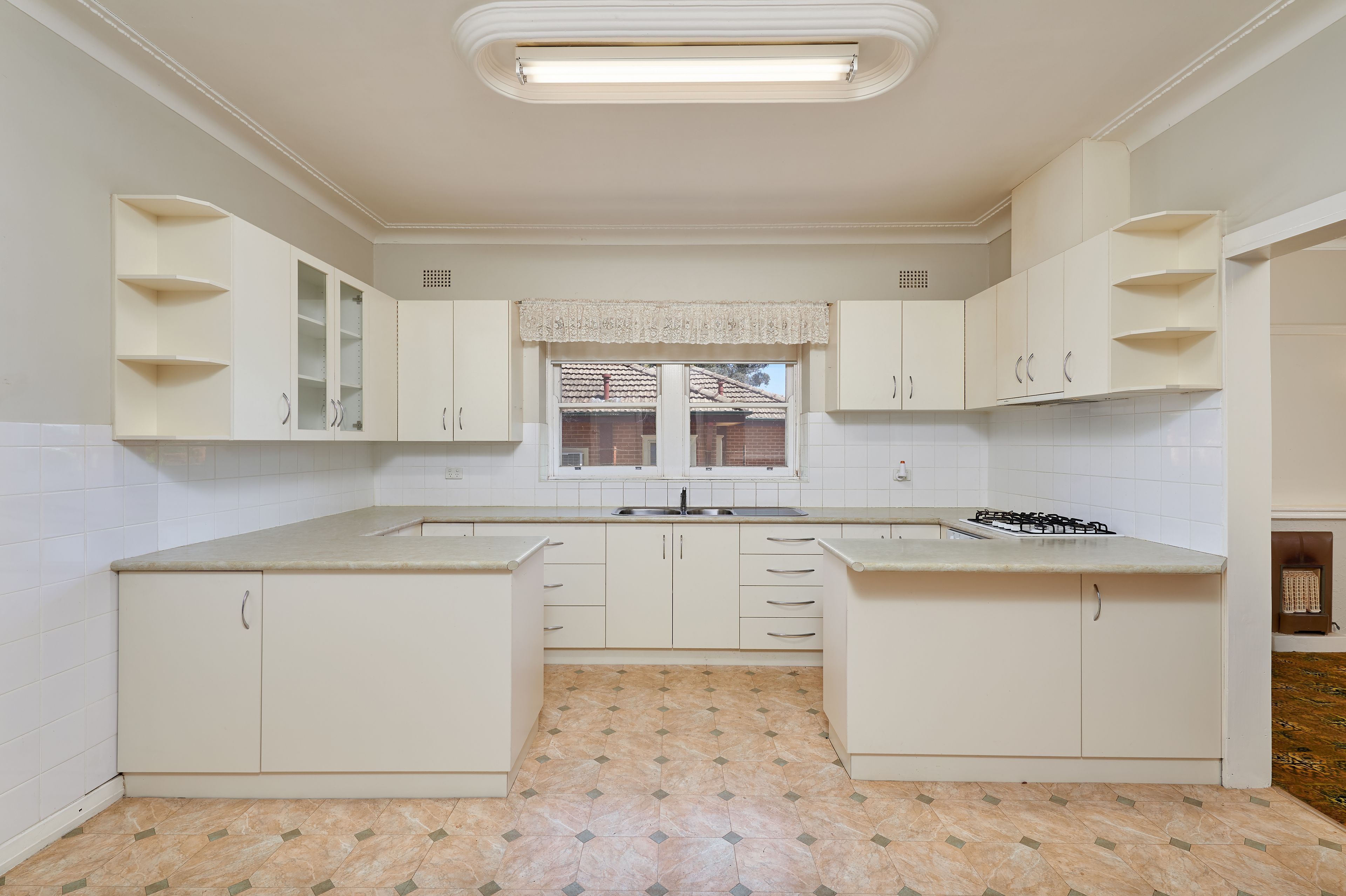 56 Blamey Street, Turvey Park, NSW 2650