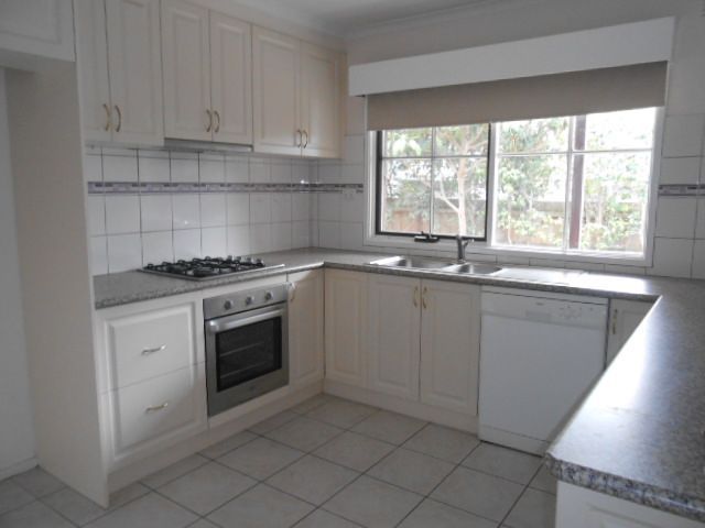 28 Ames Avenue, Carnegie, VIC 3163