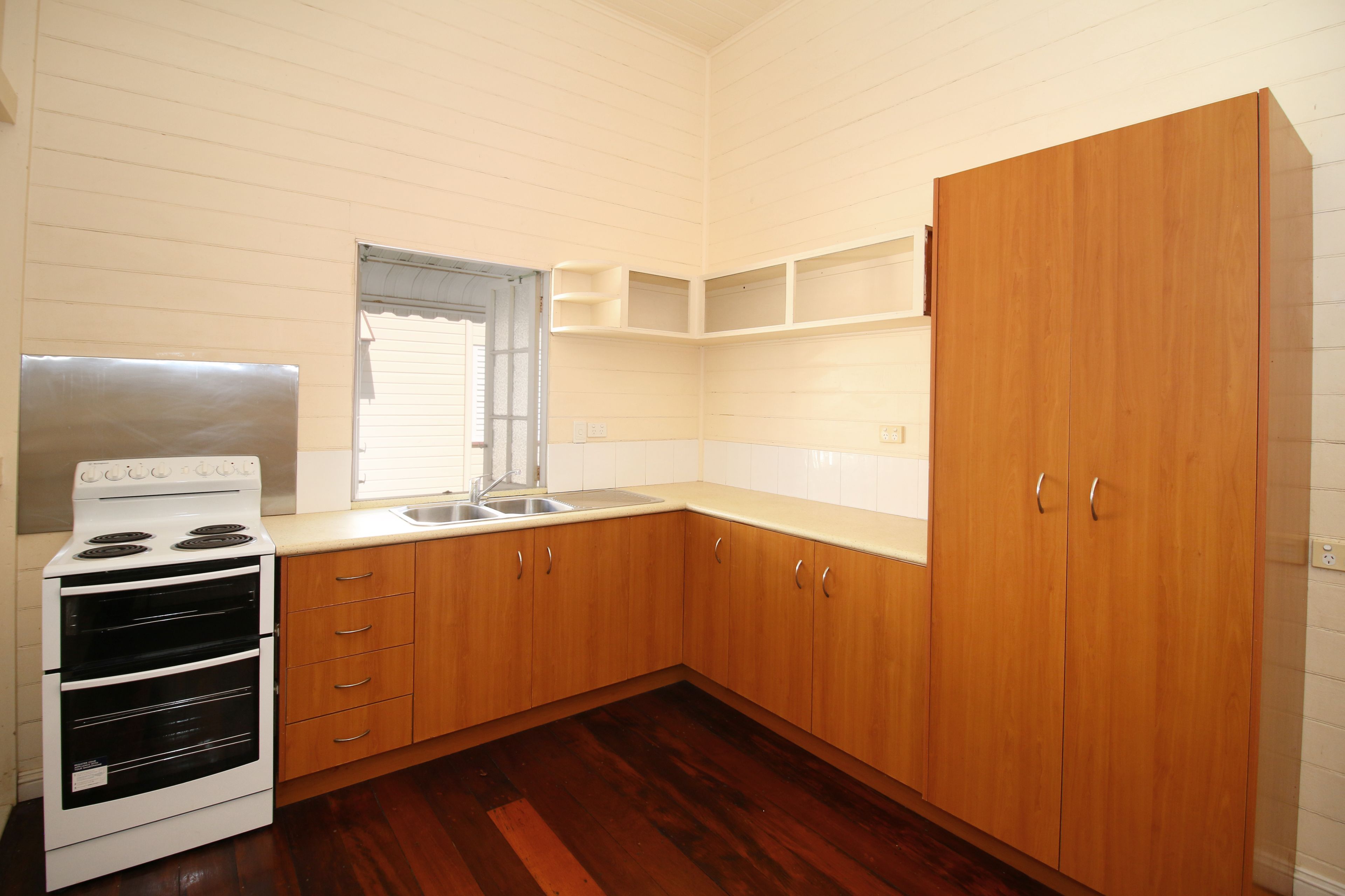 11 Park Lane, Hyde Park, QLD 4812