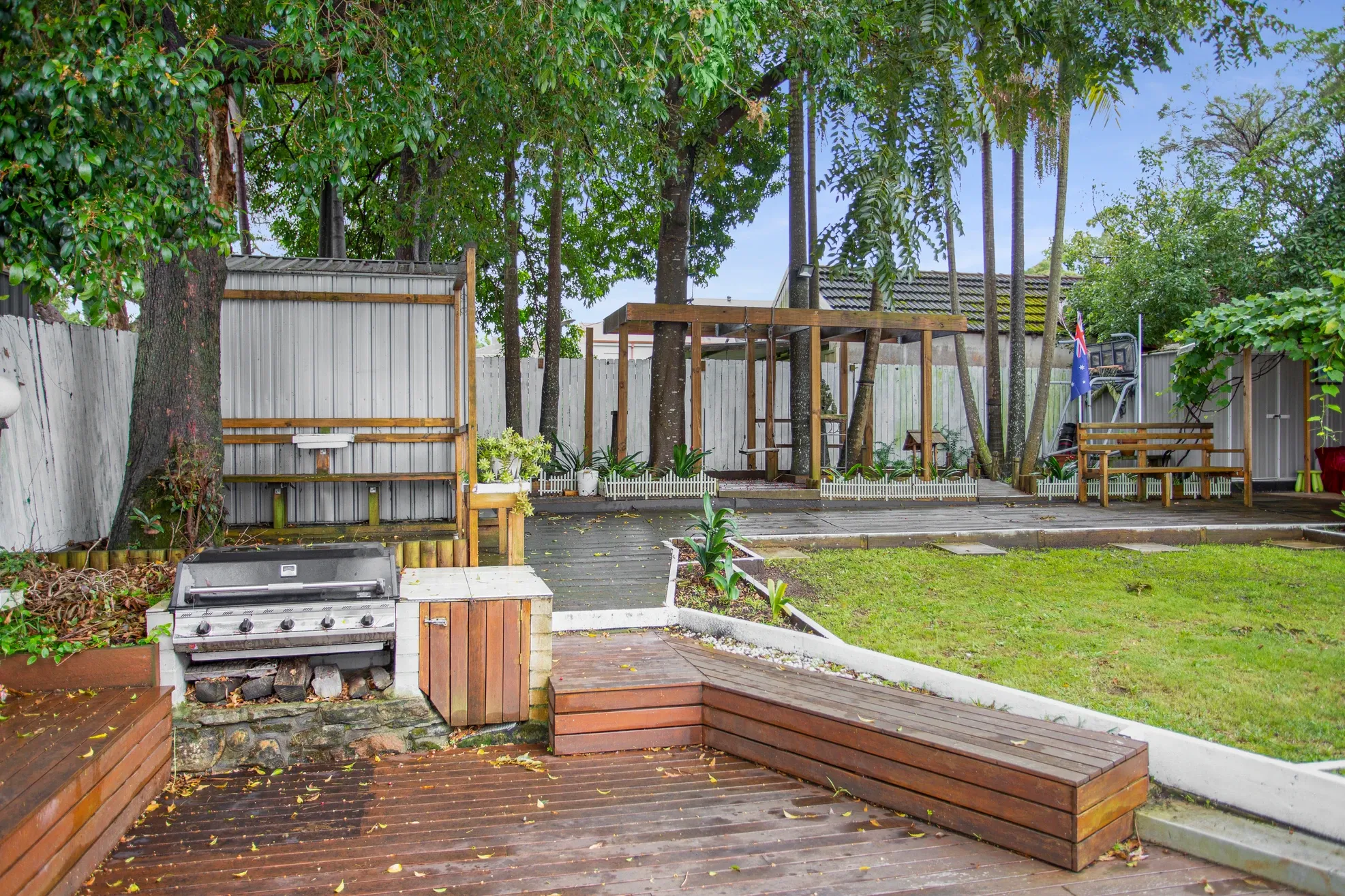 19 Erang Avenue — photo 7 of 8