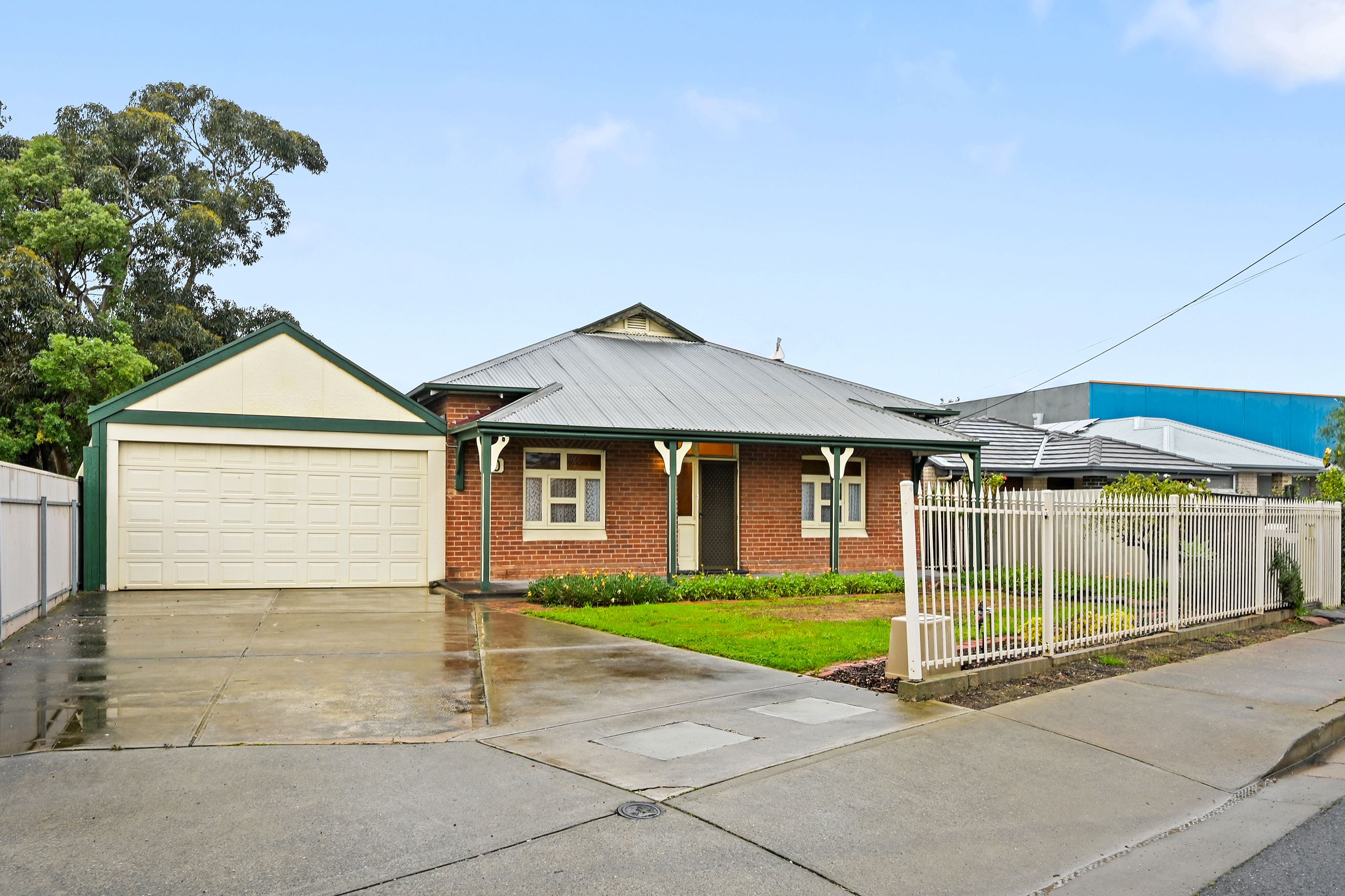 10 William Street — photo from Ray White Semaphore