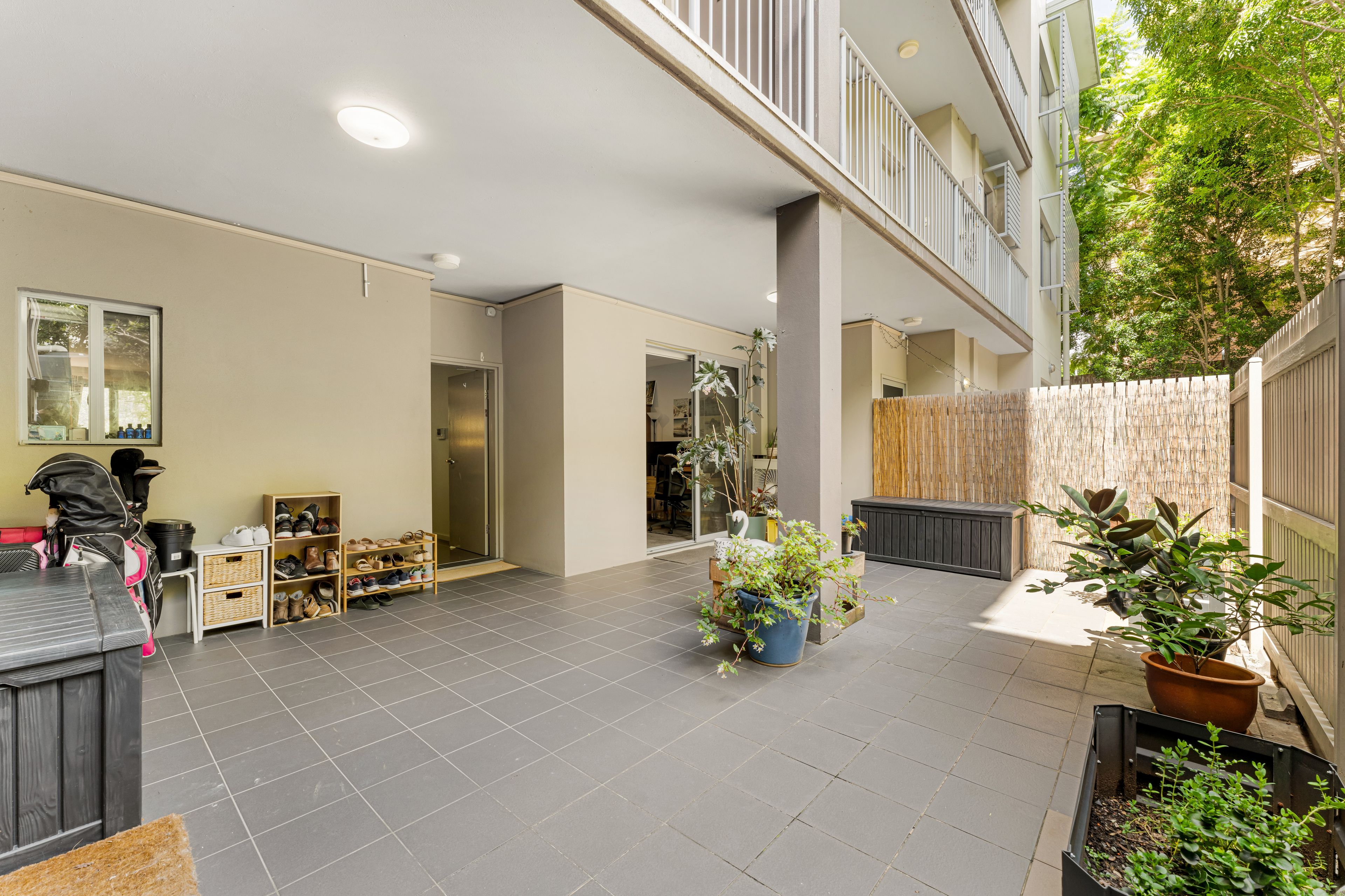 2/57 Gordon Street, Greenslopes, QLD 4120