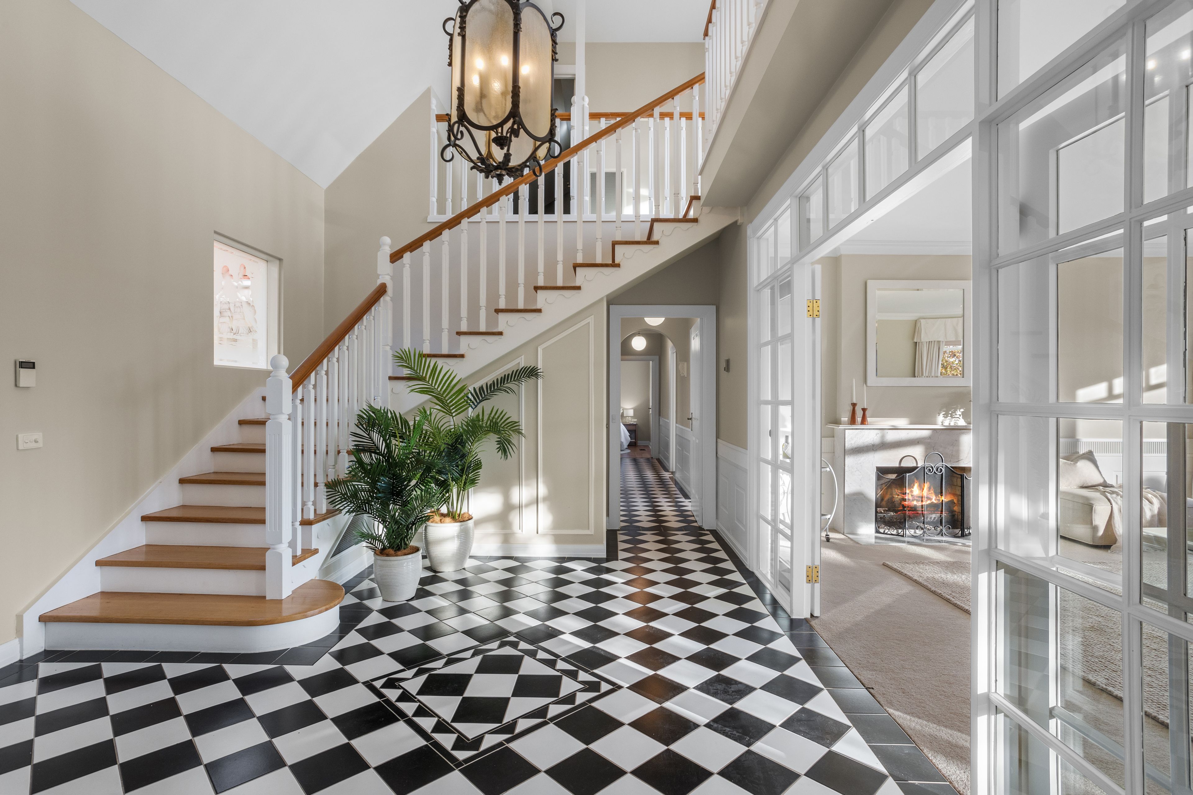 118 Tower Road — photo 7 of 19