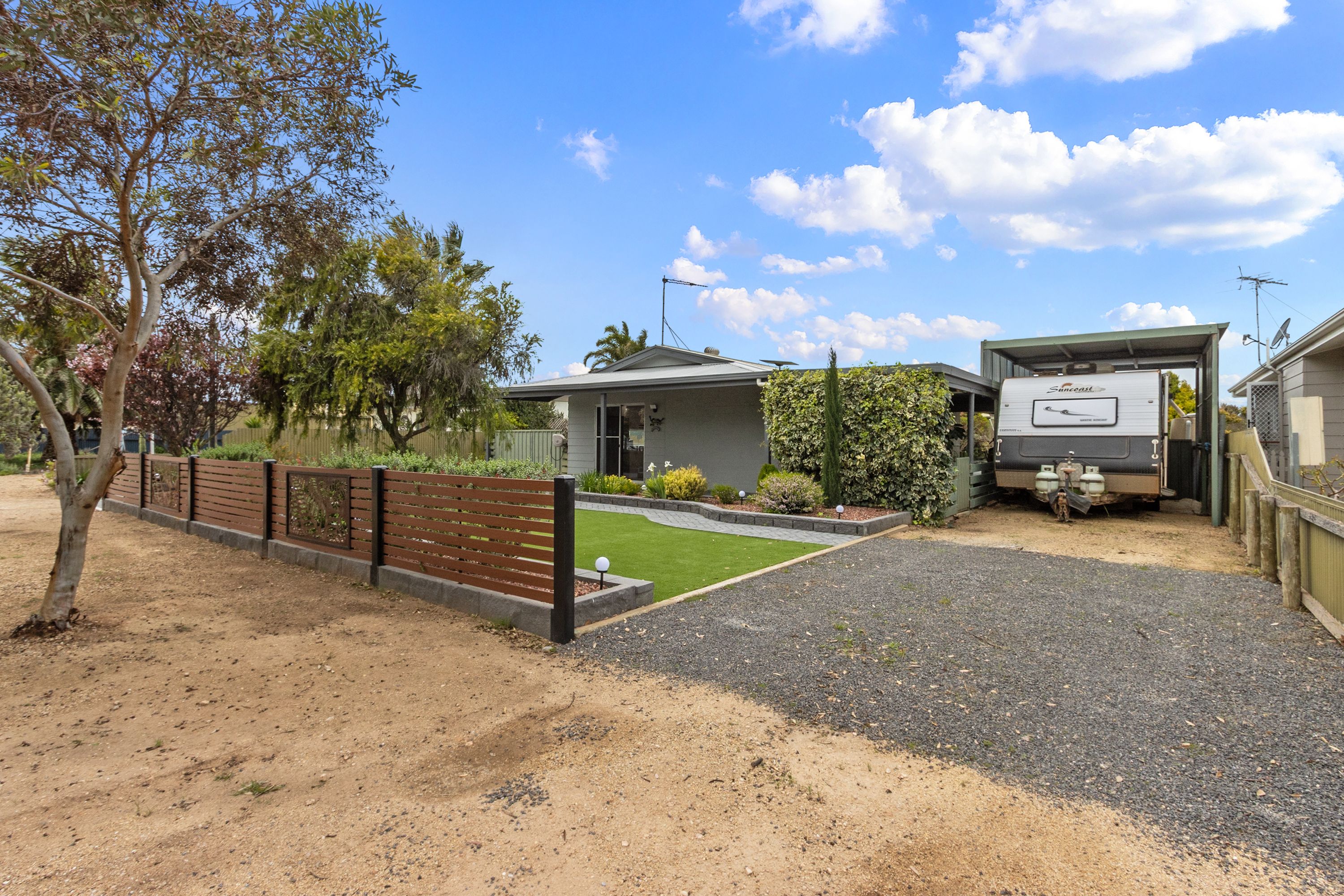 16 Allen Road — photo 3 of 25