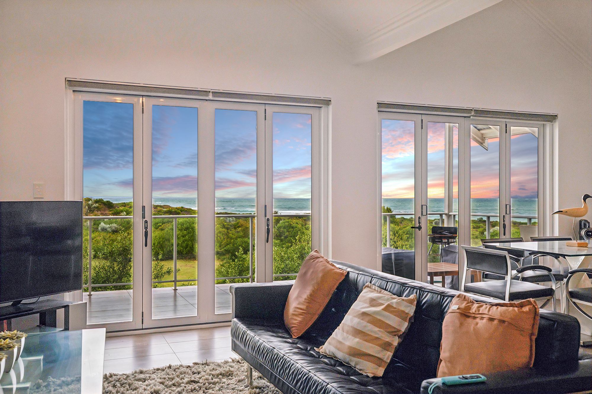 4/2 Robertson Road — photo from Ray White Lancelin