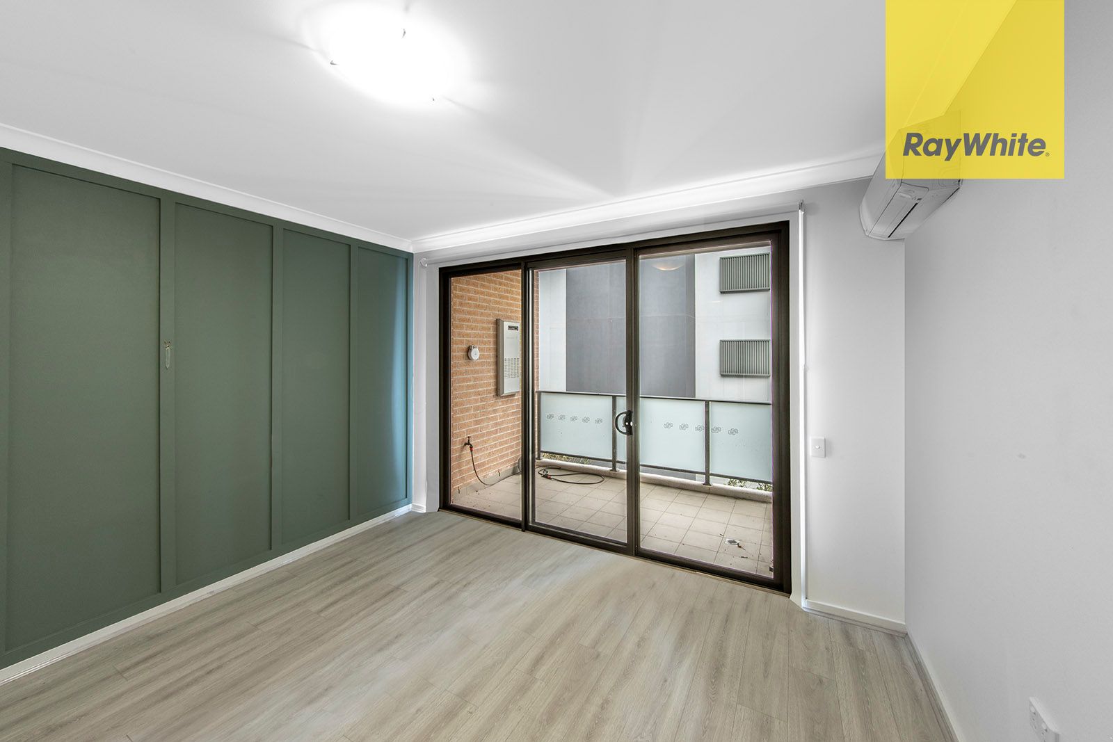 60/9-11 Weston Street — photo 5 of 11