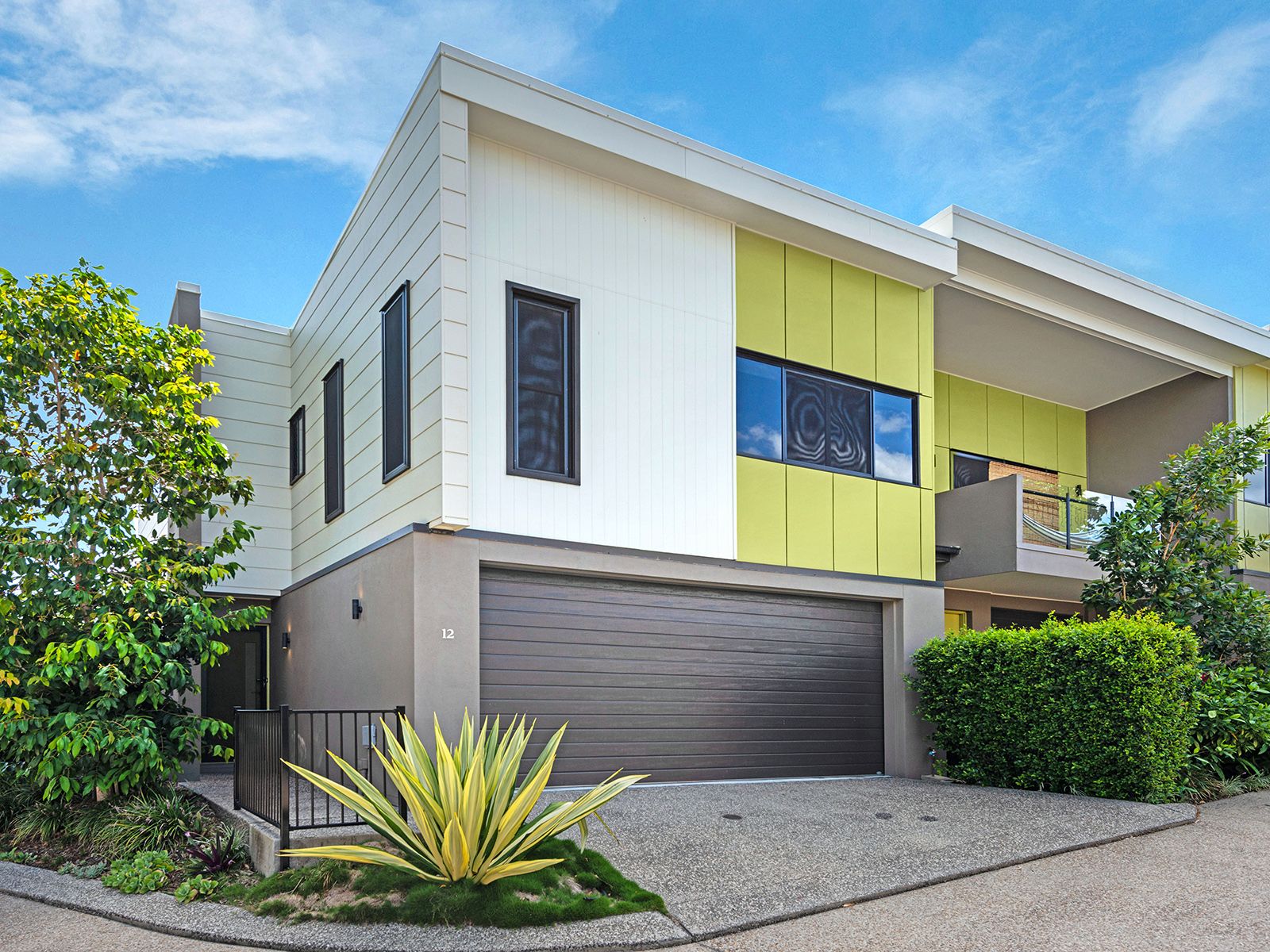 8 Valance Street, Oxley QLD 4075