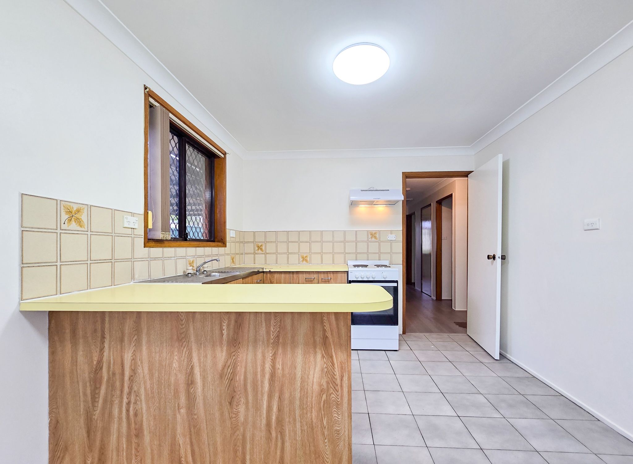 24 Lorenzo Crescent, Rosemeadow, NSW 2560