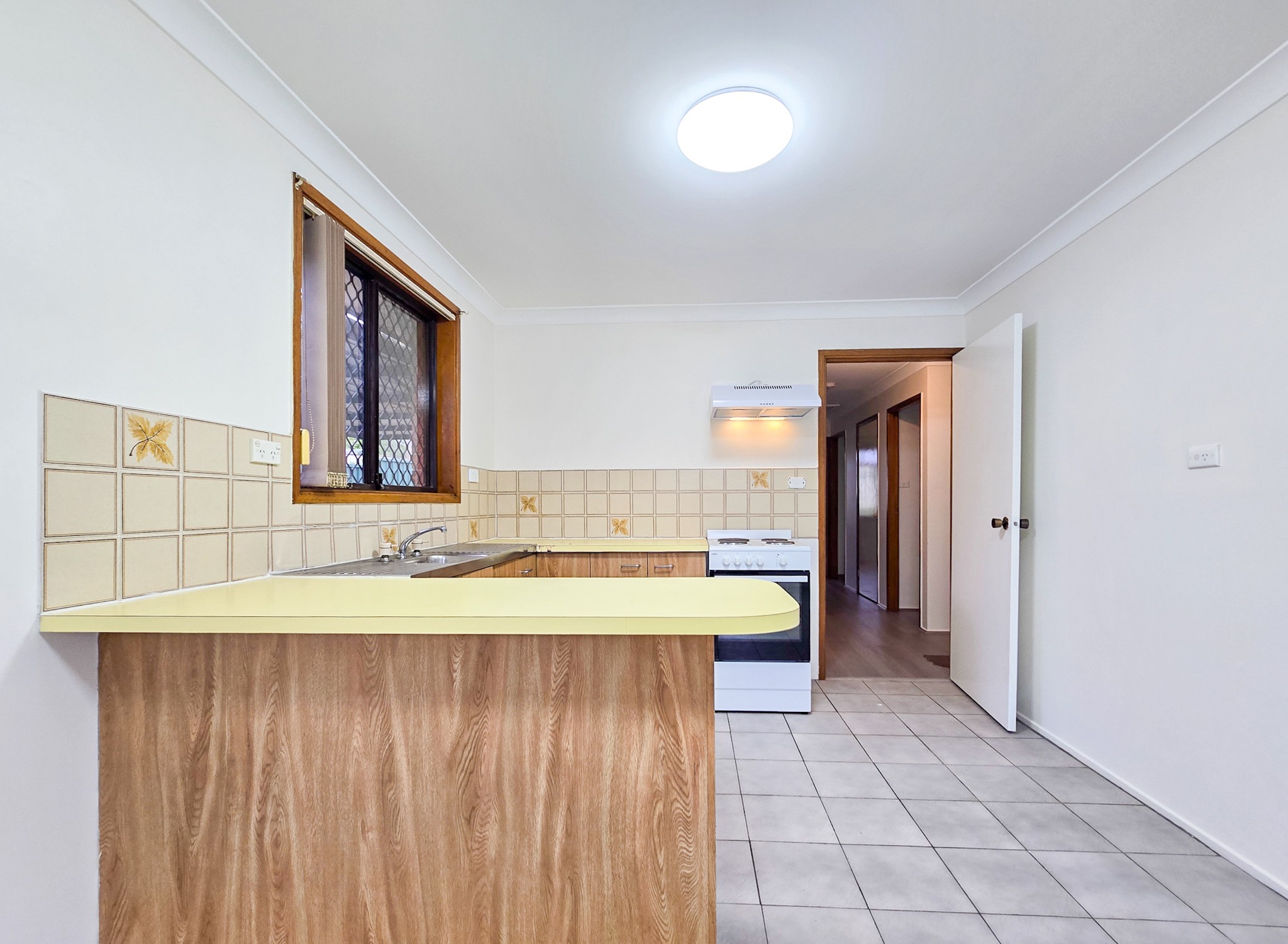 24 Lorenzo Crescent, Rosemeadow, NSW 2560