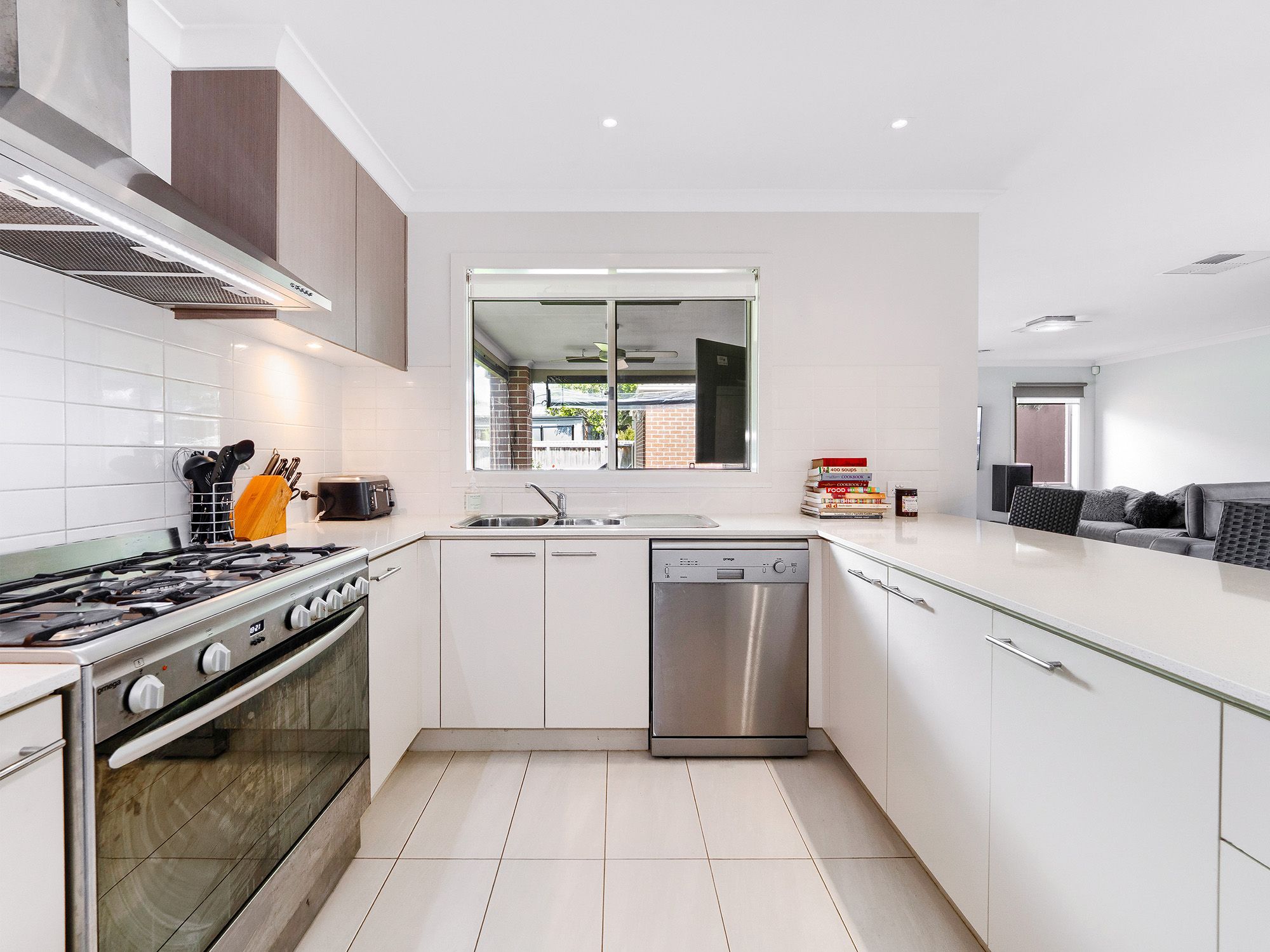 19 Brolin Terrace, Cranbourne North, VIC 3977