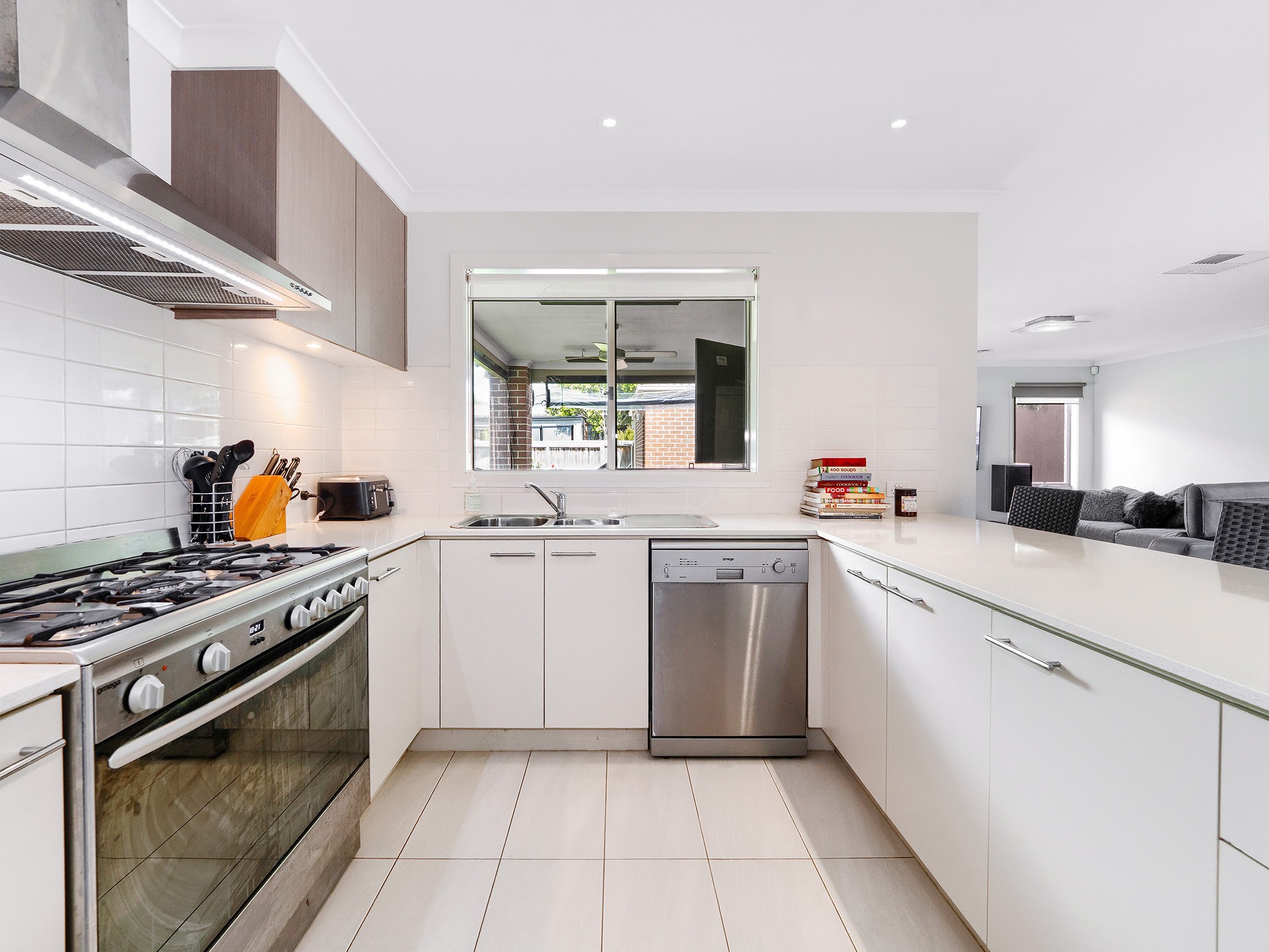 19 Brolin Terrace, Cranbourne North, VIC 3977