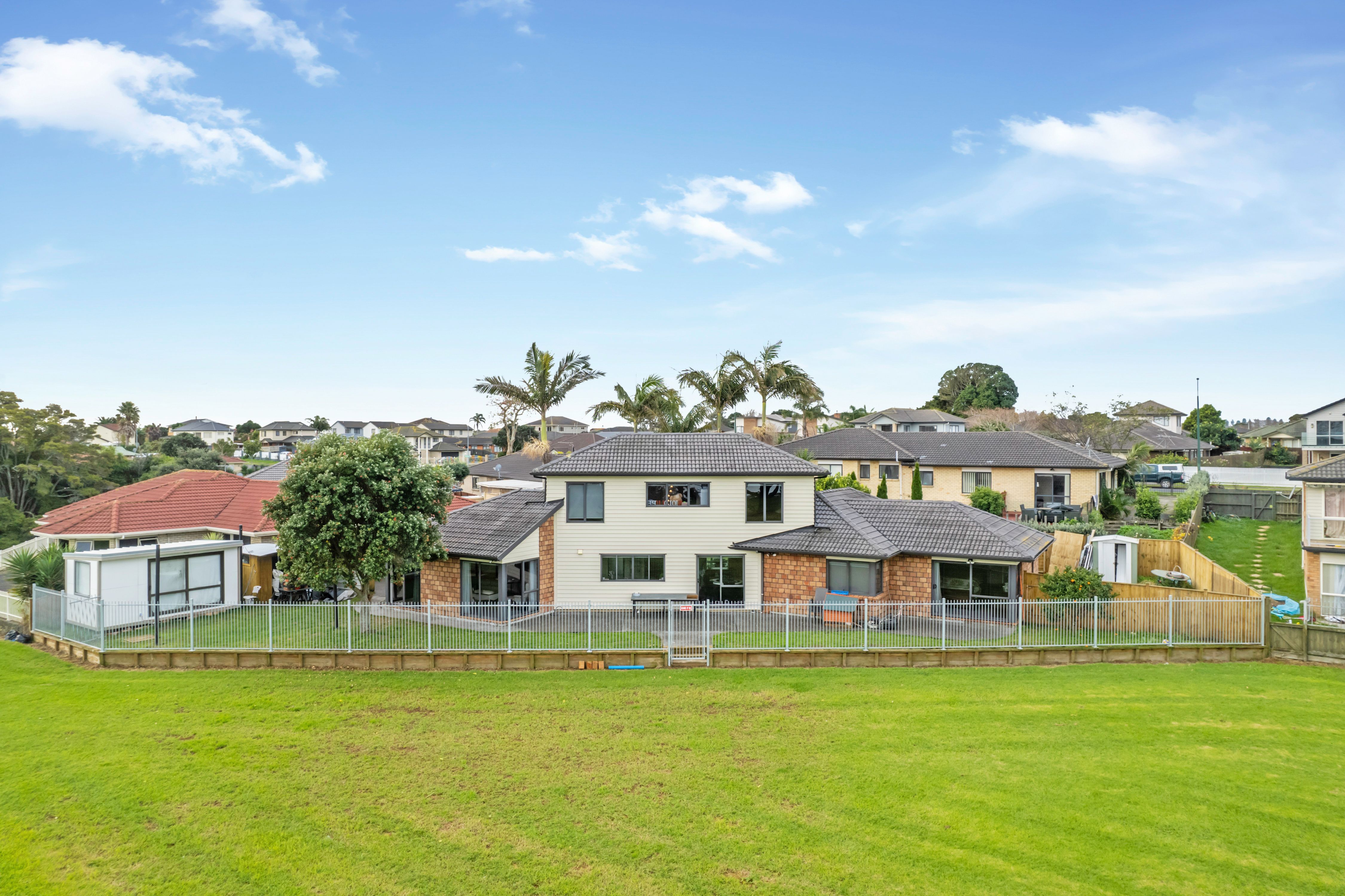 9 Nicholas Gibbons Drive, Weymouth, Manukau City