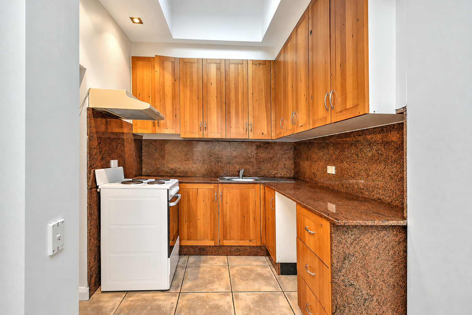 46 Cleveland Street — photo 3 of 4