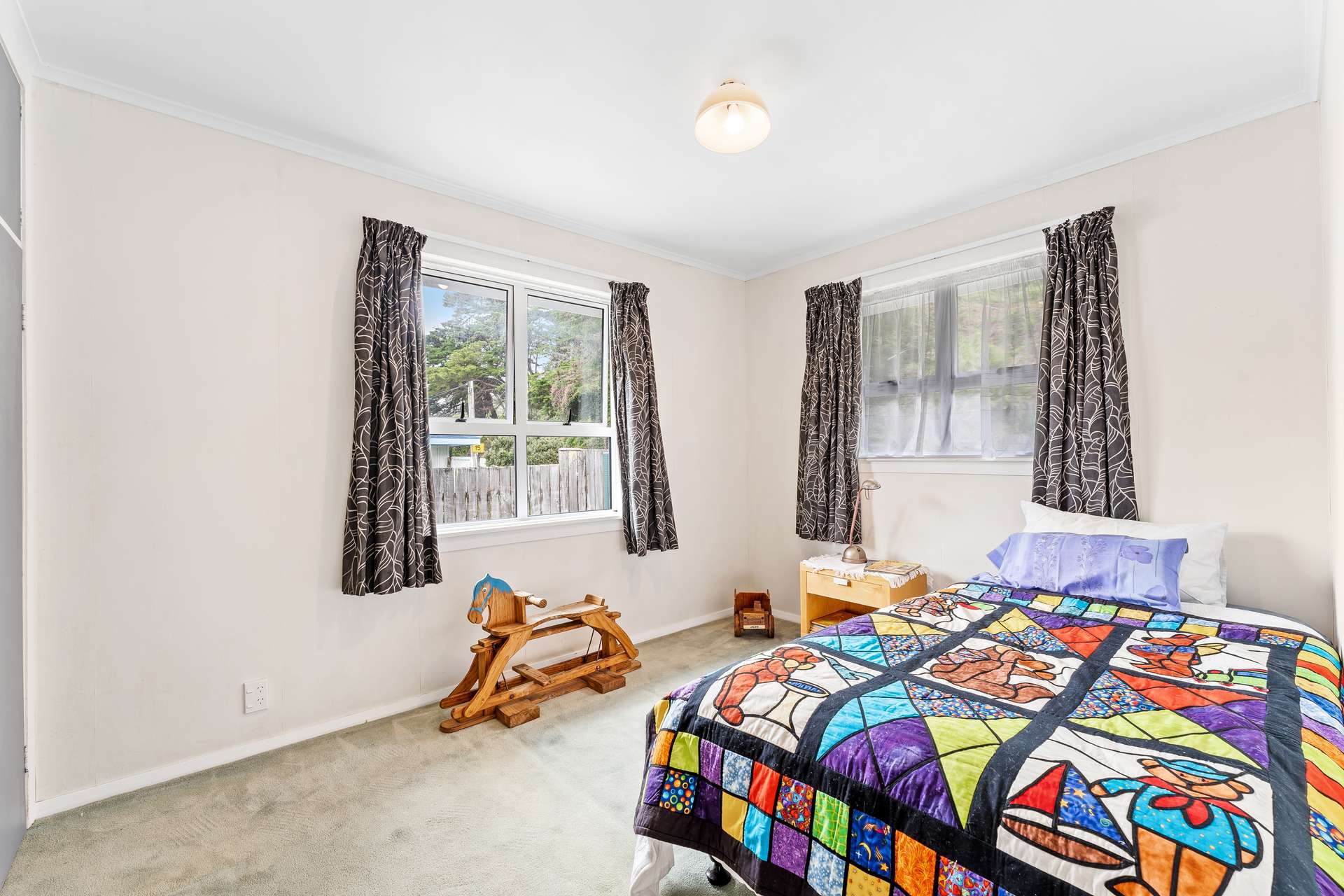 8 Waiwera Road photo 15