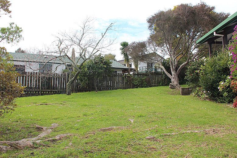 24 Leiden Place, Totara Vale, North Shore City