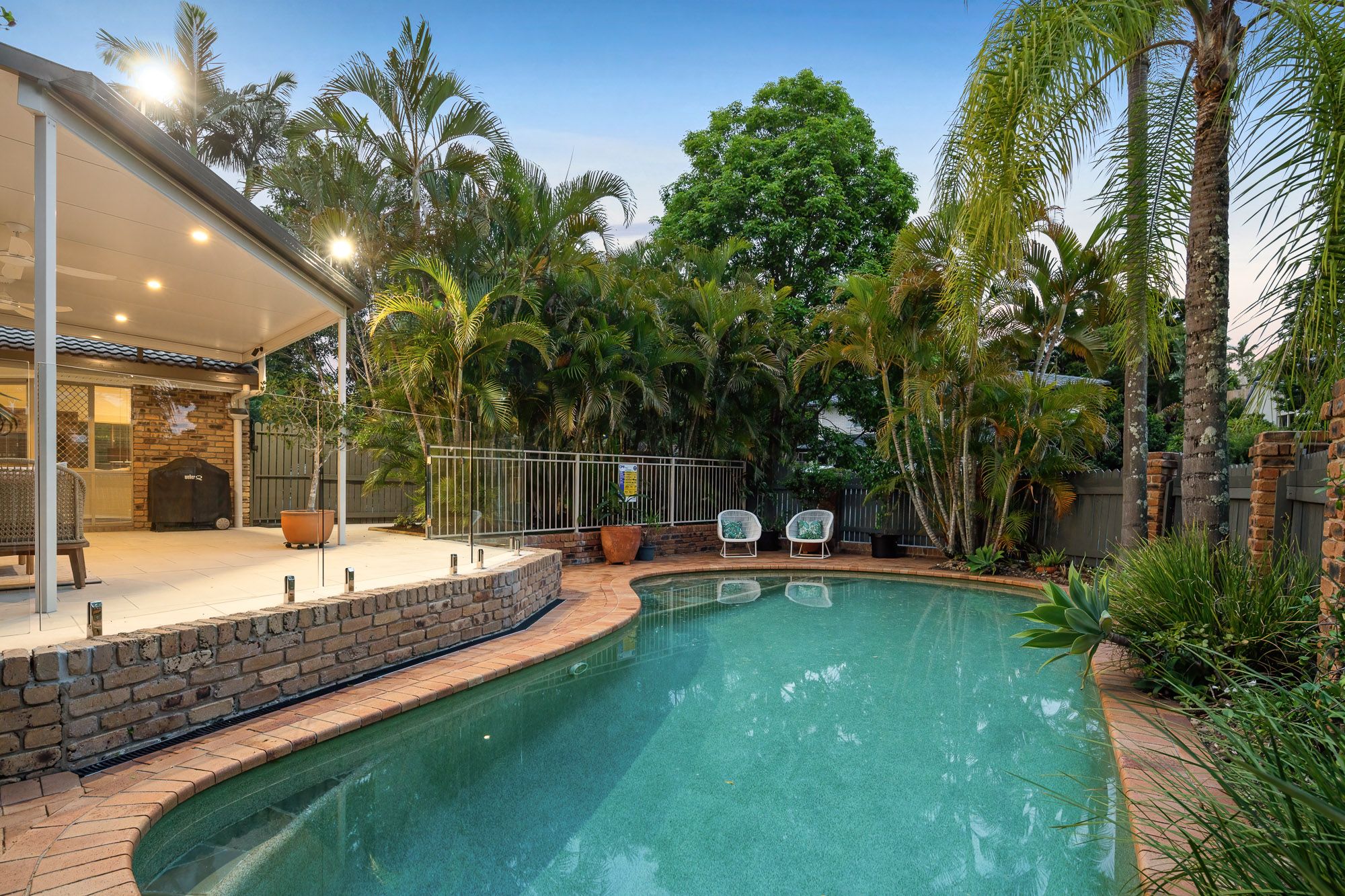 8 Binyara Street, Chapel Hill, QLD 4069
