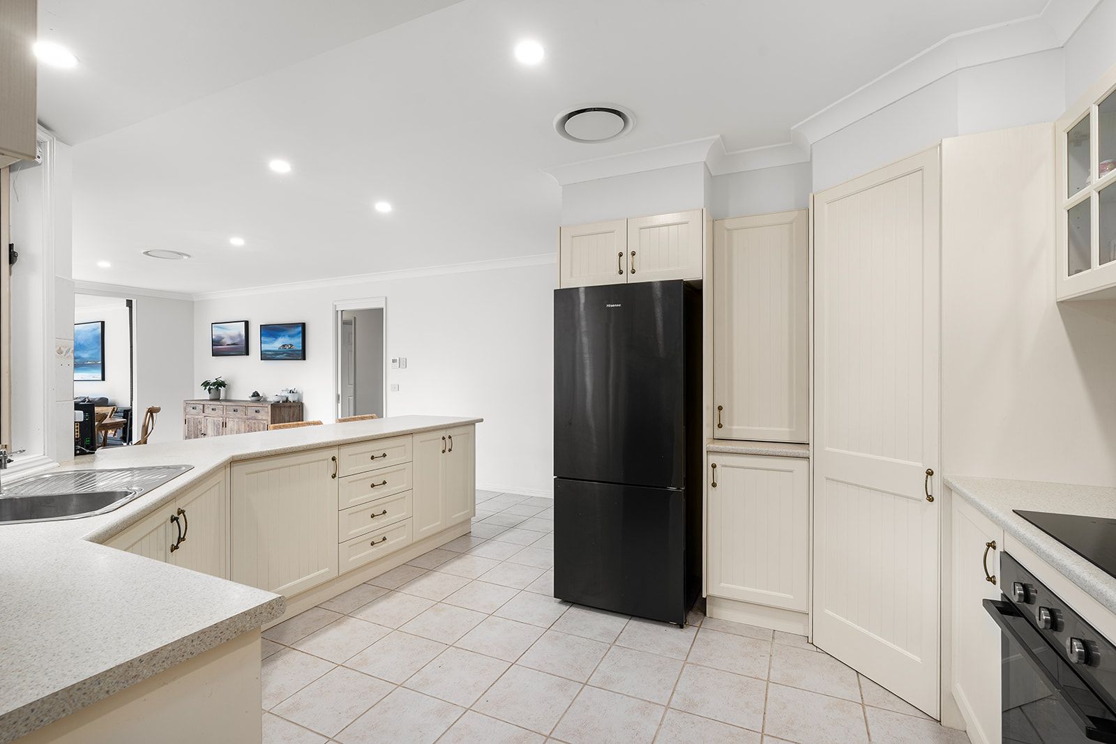 30 Ebony Place — photo 4 of 29