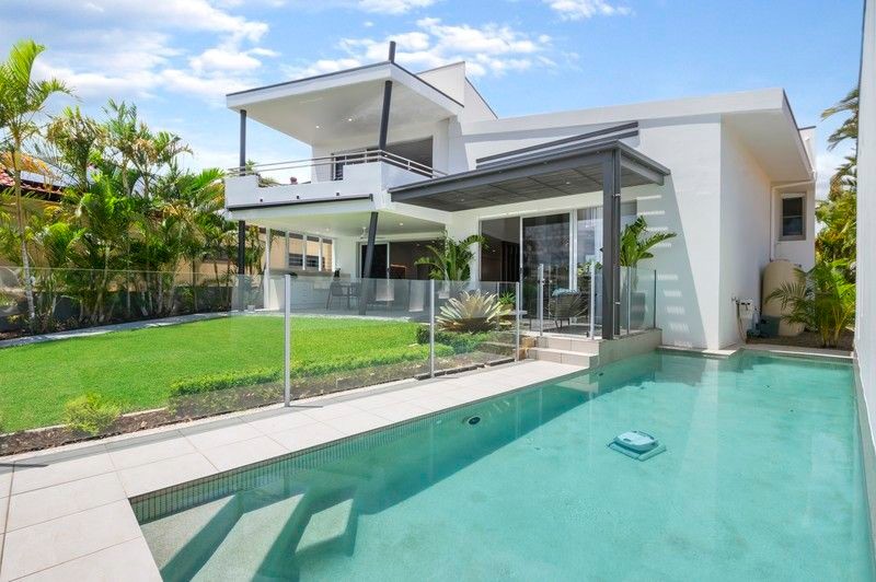 33 Brittanic Crescent, Paradise Point, QLD 4216