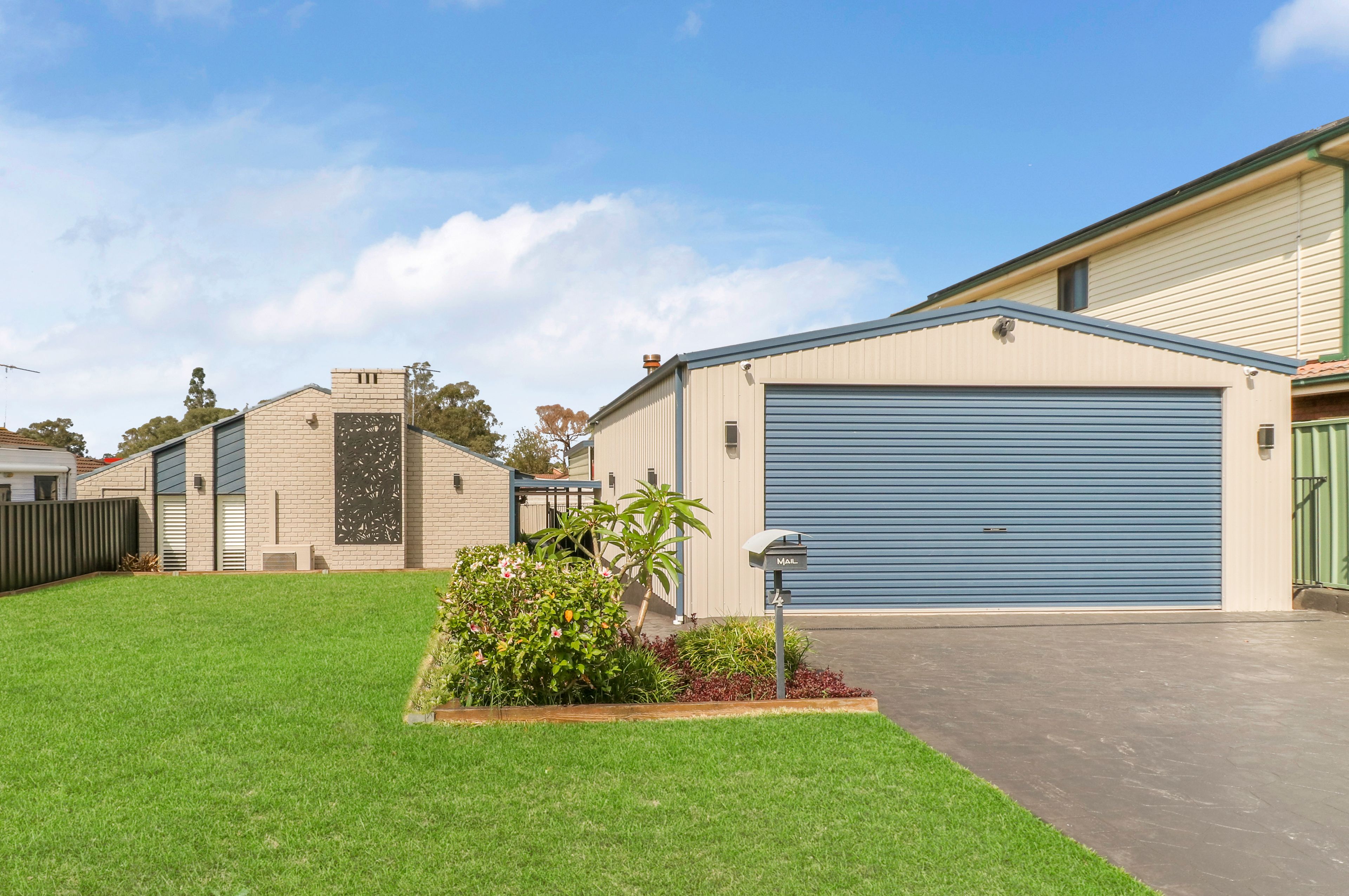 16 Trinity Place, Gleneagle QLD 4285