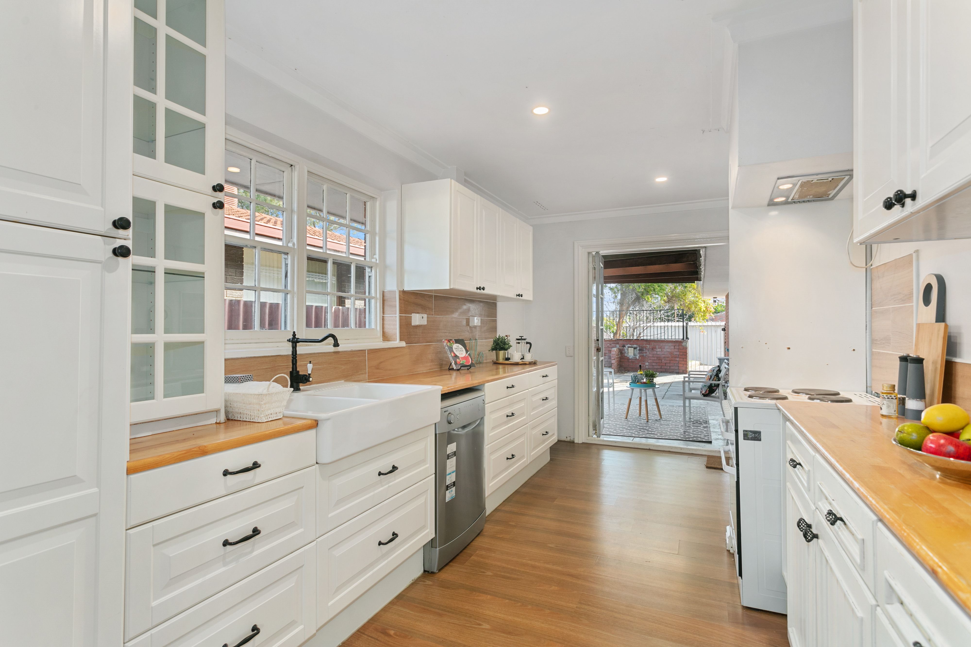 209 Bridgewater Drive, Kallaroo, WA 6025