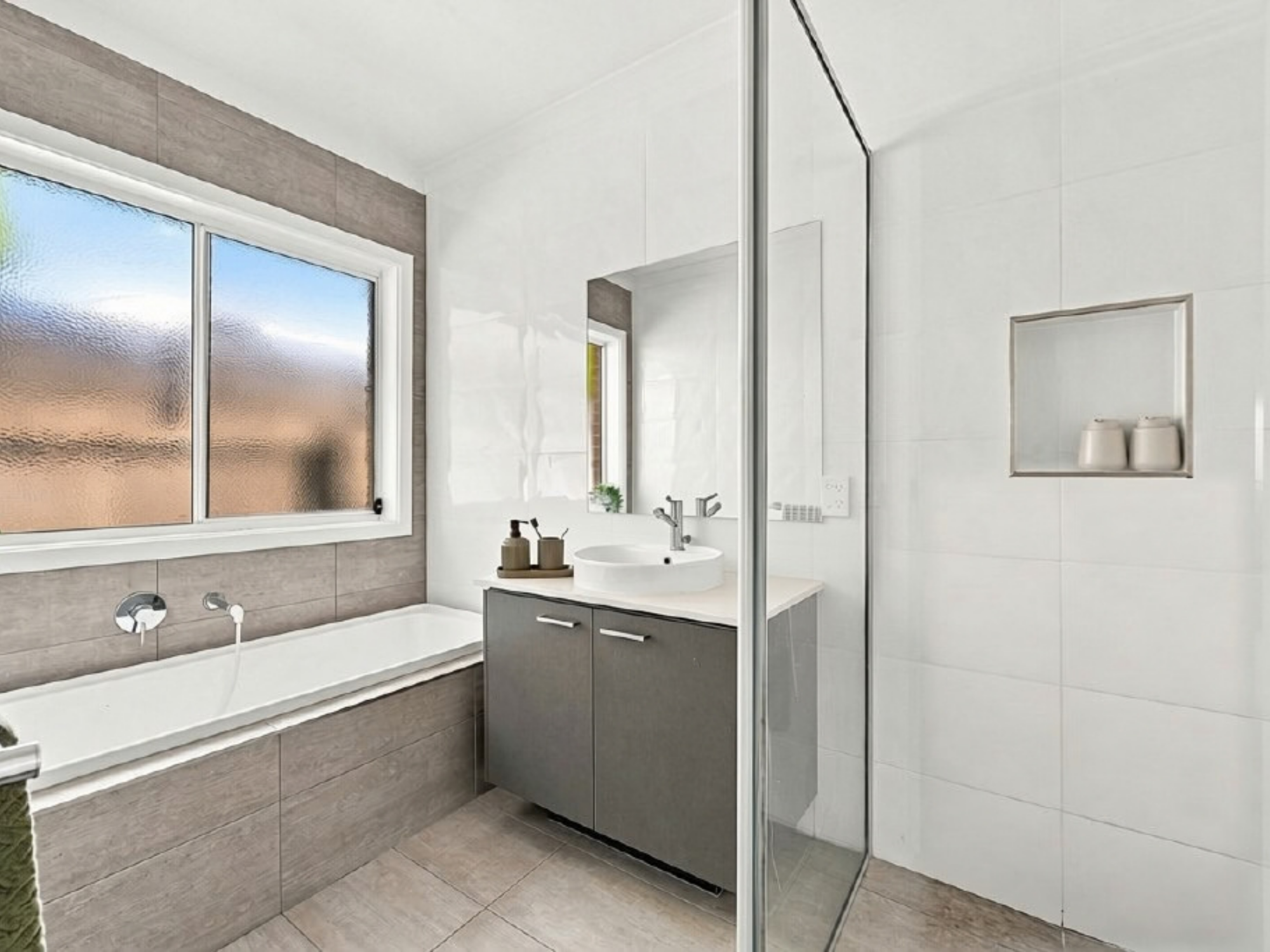34 Surrey Place — photo 14 of 20