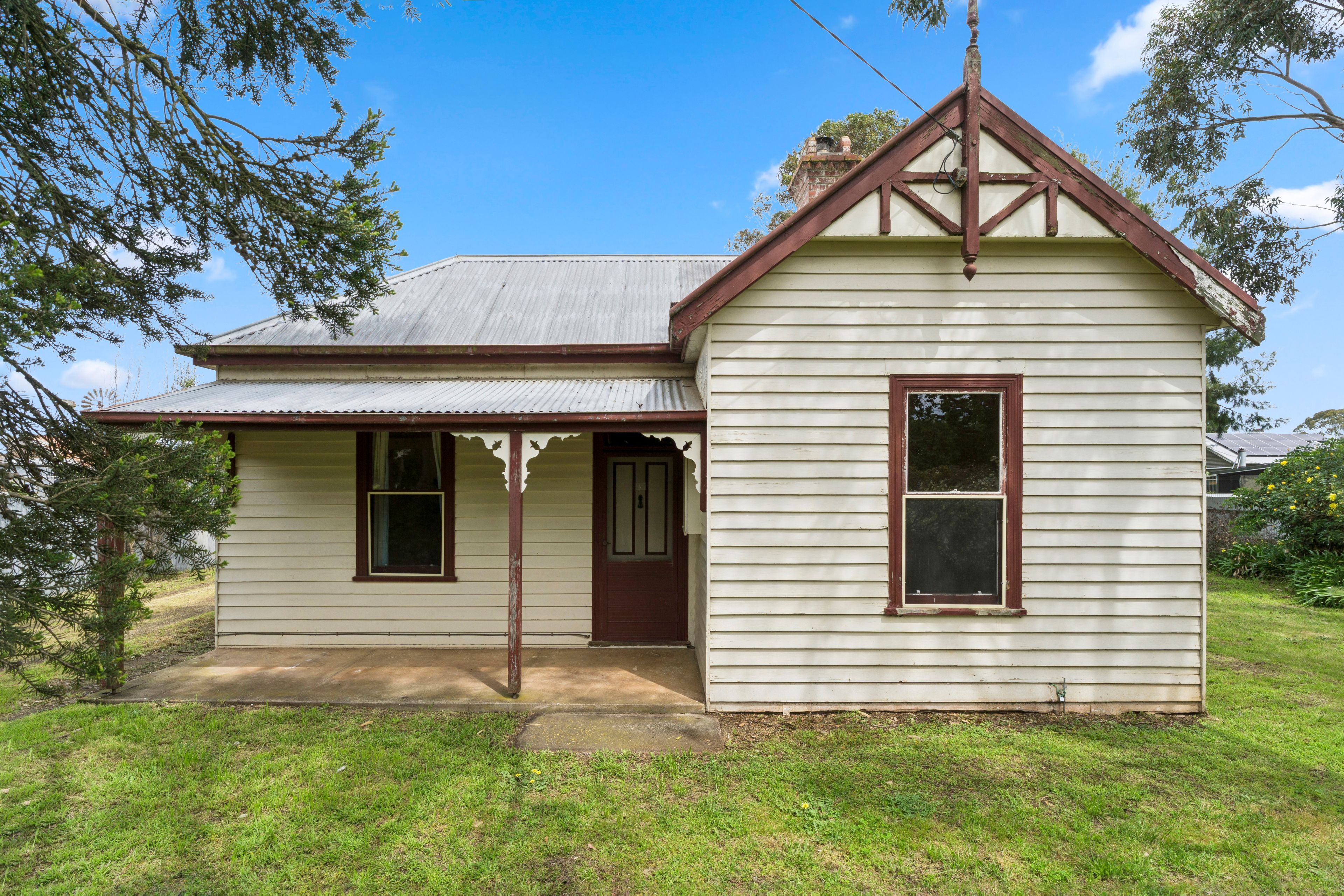 18 Mackinnons Bridge Road , Noorat VIC 3265