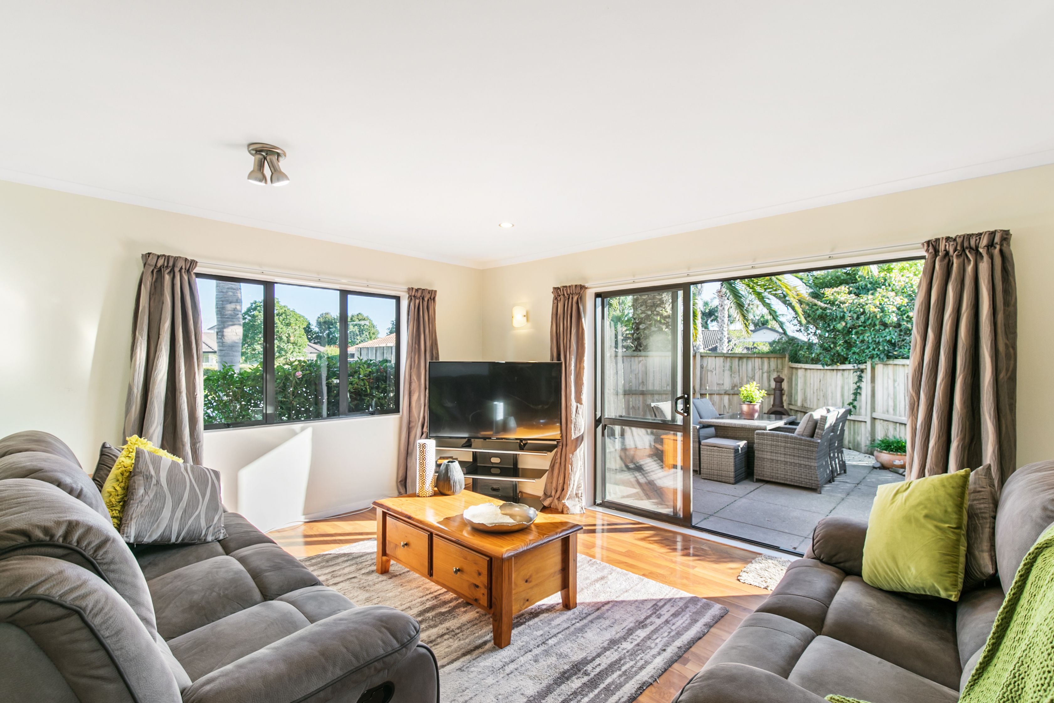 4a Gaylord Place, Conifer Grove, Manukau City