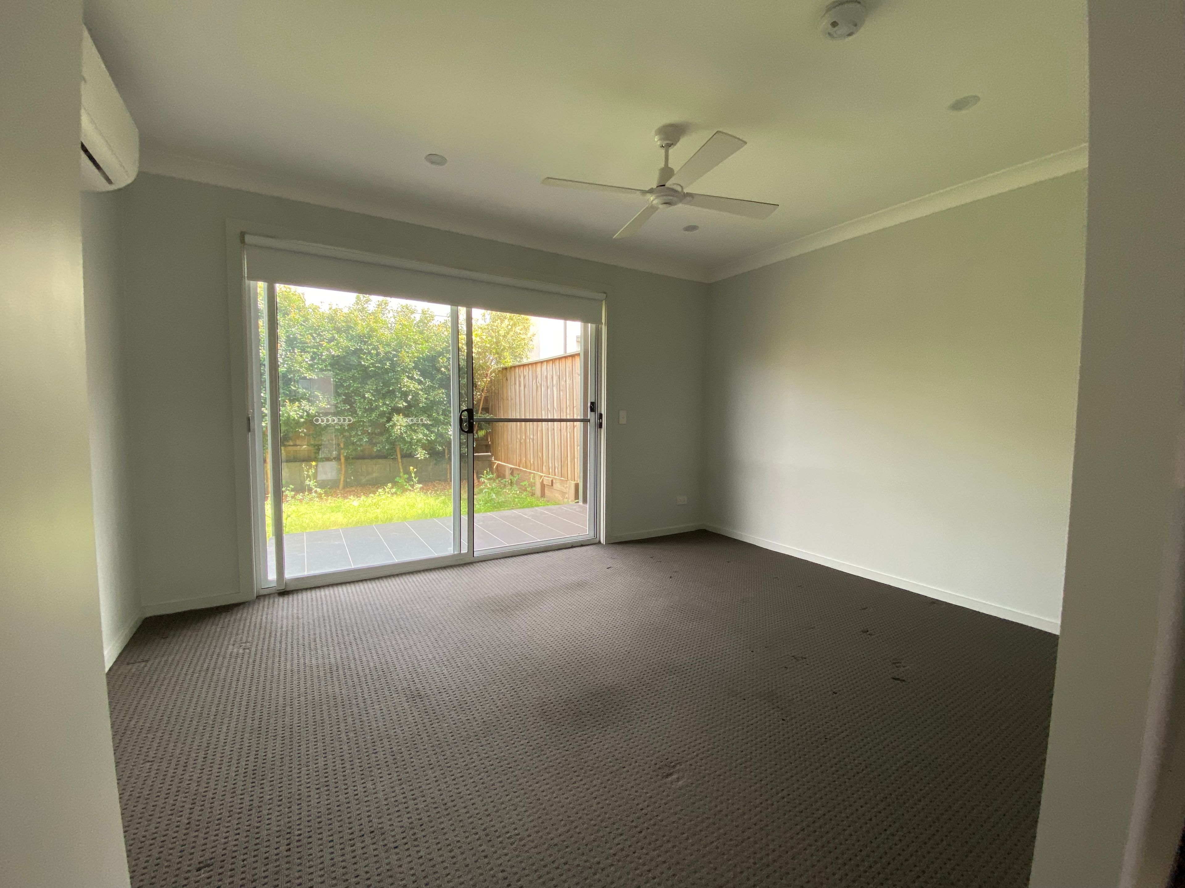 18/52A Atlantic Boulevard, Glenfield, NSW 2167
