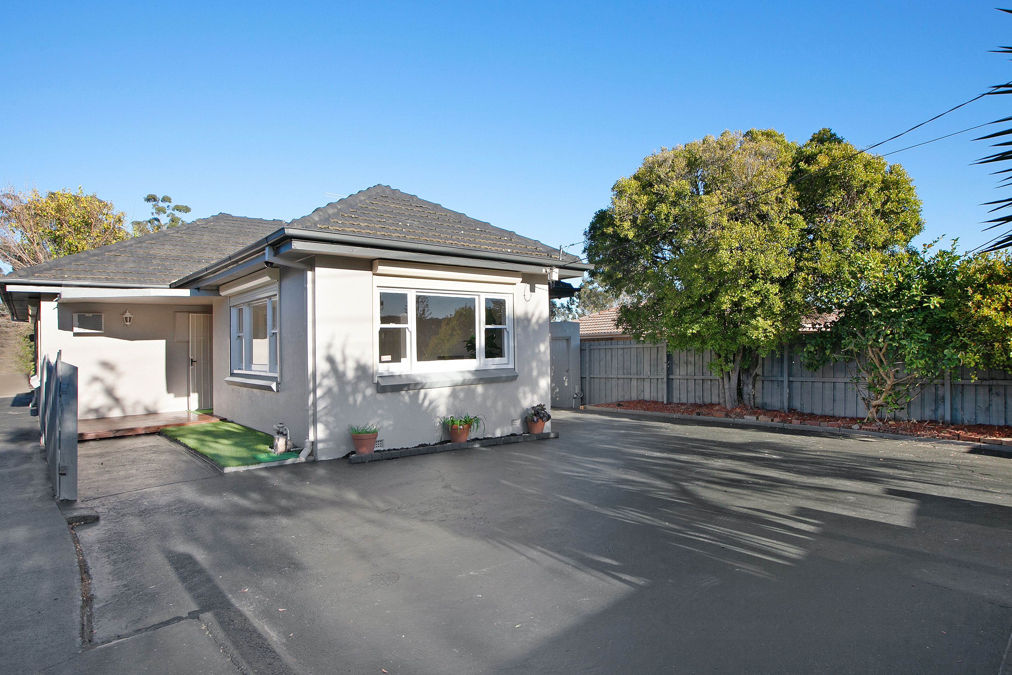 1/208 Spring Street, Reservoir, VIC 3073