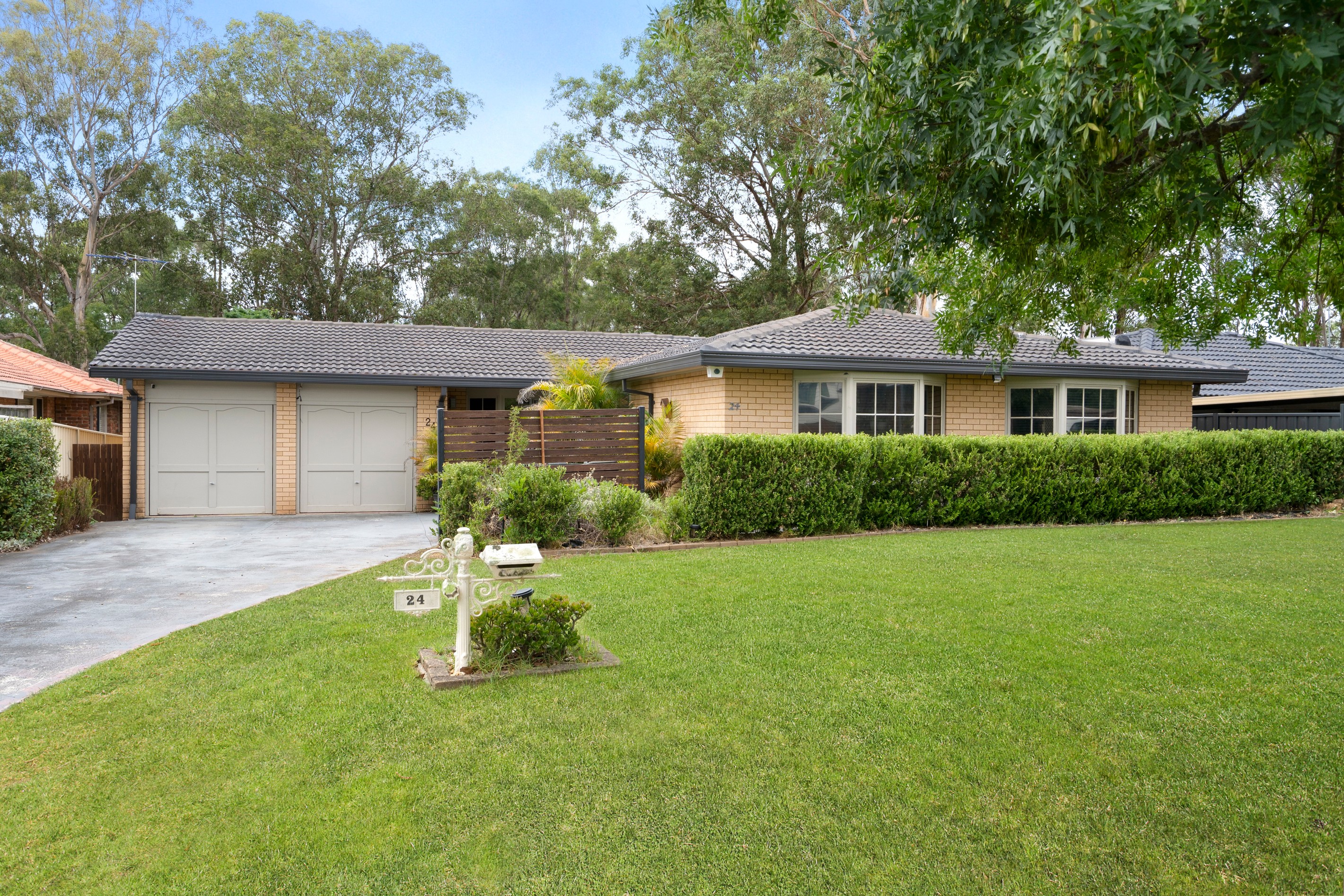 24 Popondetta Place, Glenfield, NSW 2167