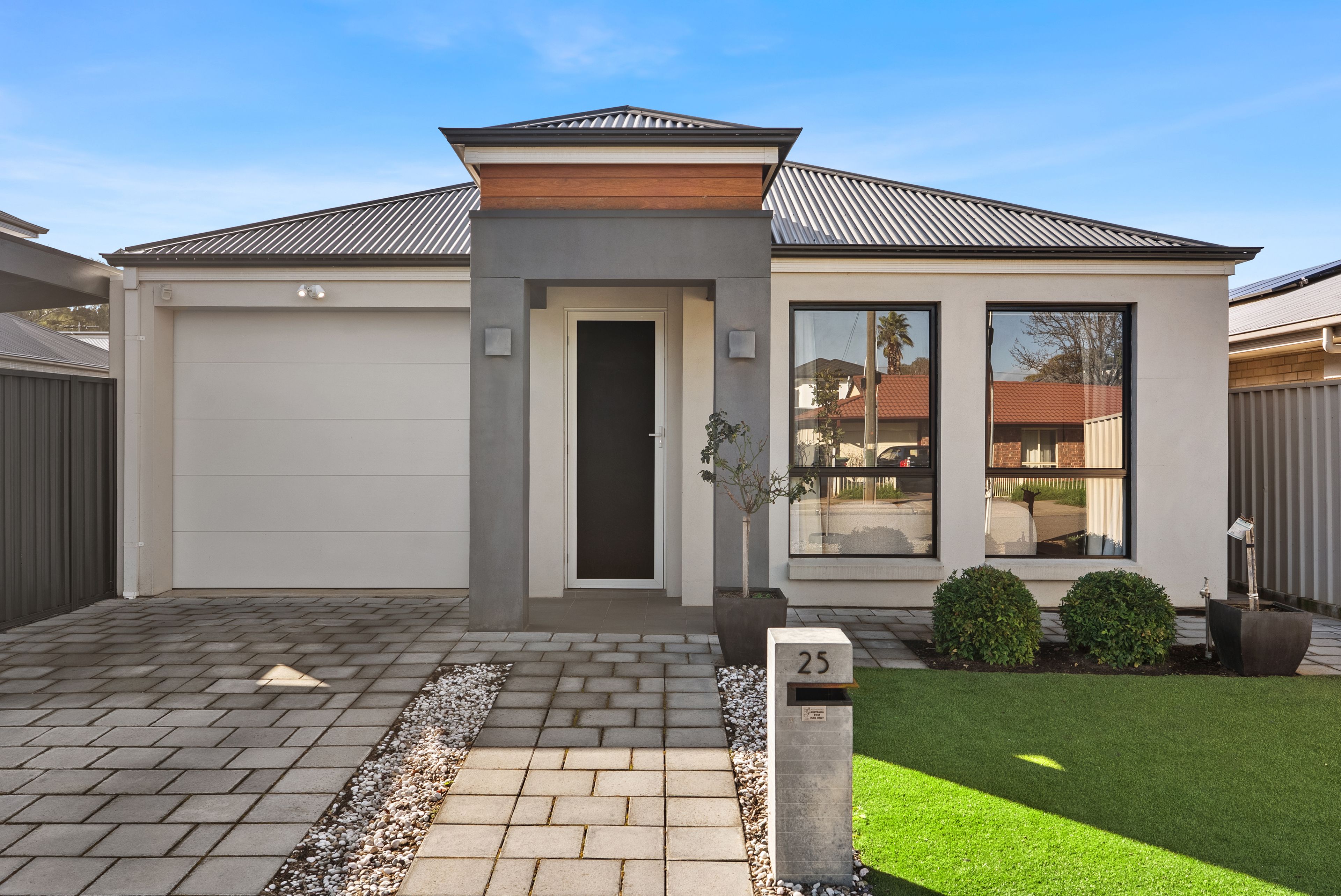 25 Edwards Avenue, Park Holme, SA 5043
