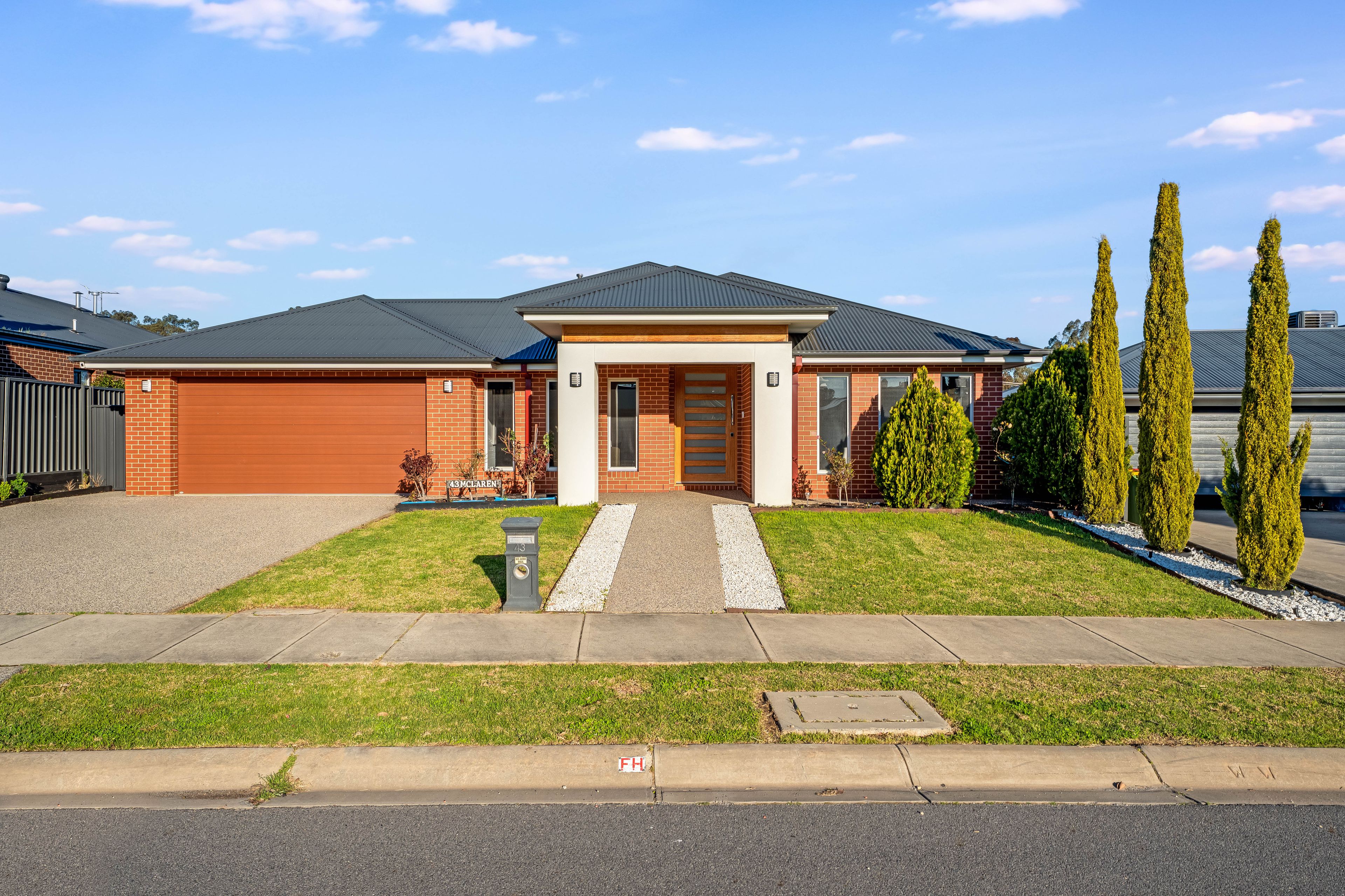 43 Mclaren Boulevard — photo from Ray White Albury Central