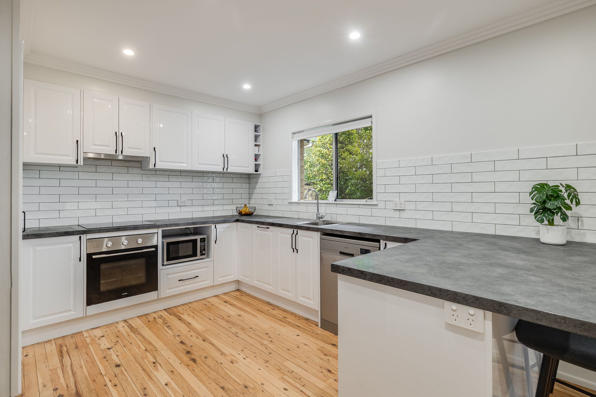 16 Weller Street — photo 5 of 16