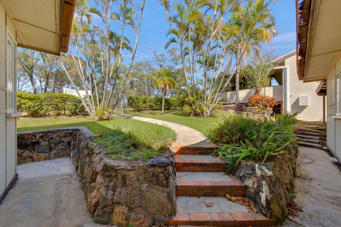 16 Hill Crescent, West Gladstone, QLD 4680