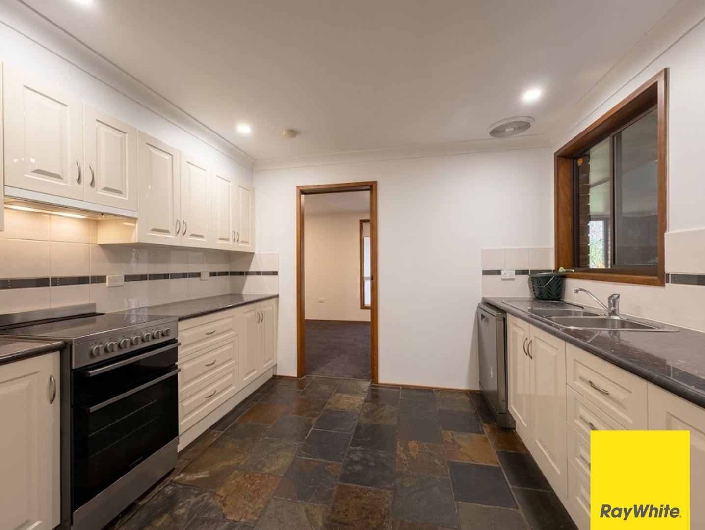 8 Lonsdale Street, Armidale, NSW 2350