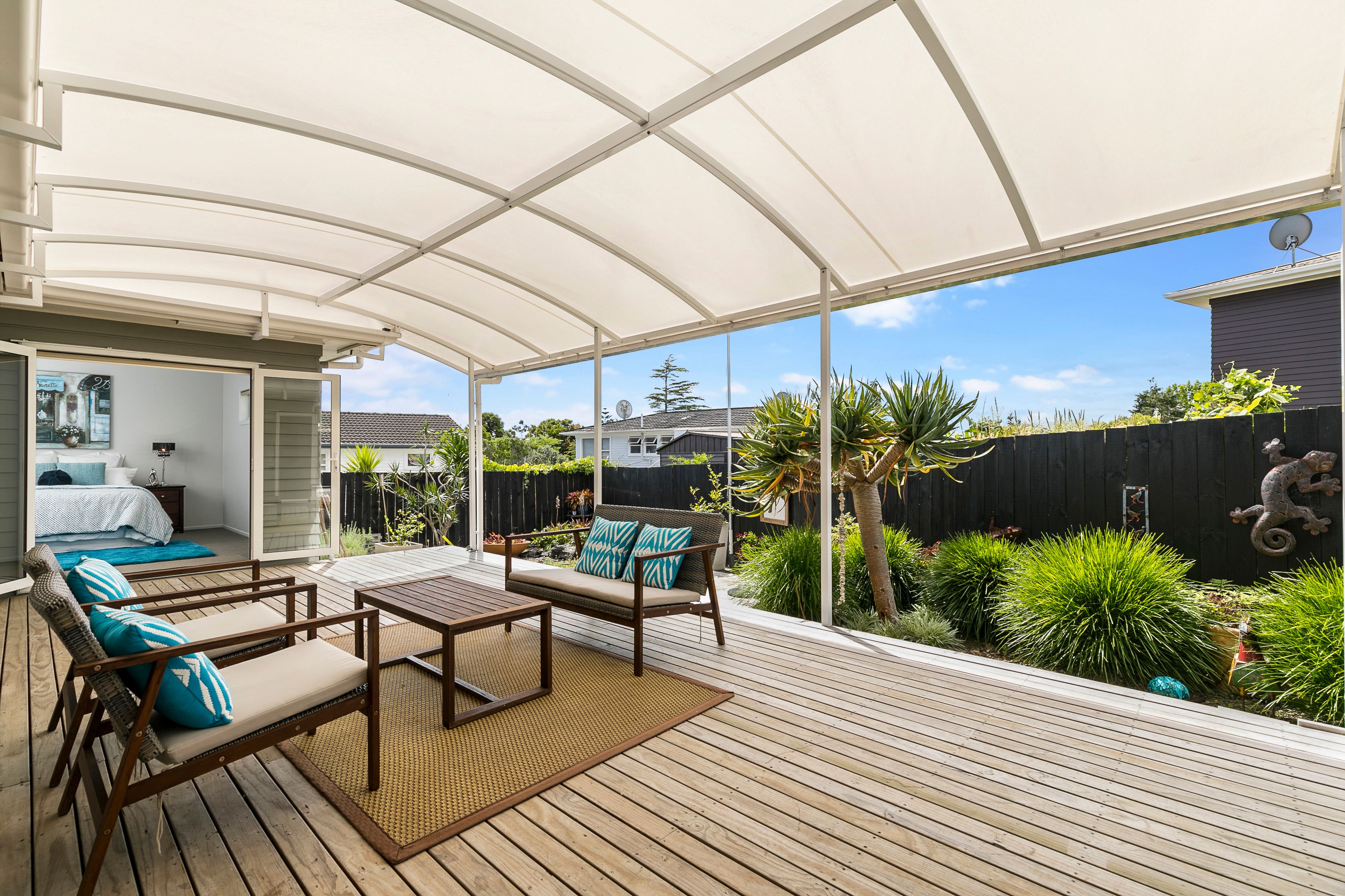 15 Miltonia Avenue, Te Atatu South, Waitakere City