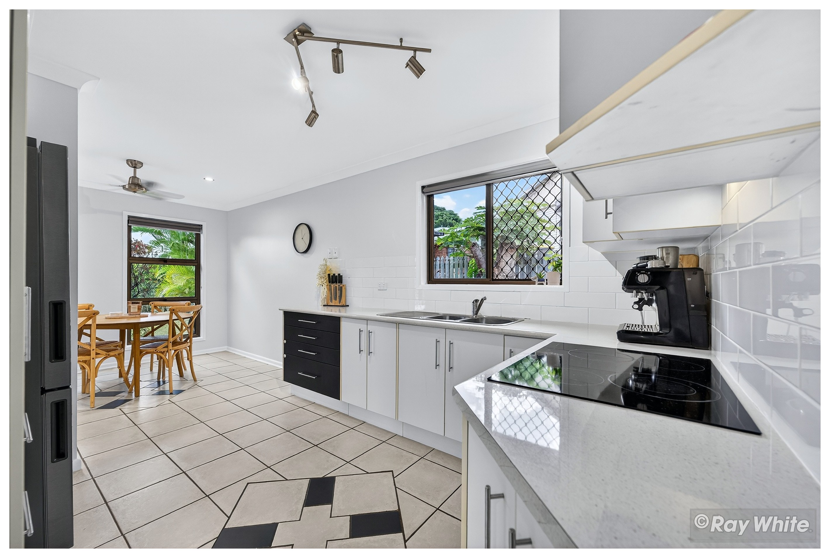 6 Hoare Street, Norman Gardens, QLD 4701