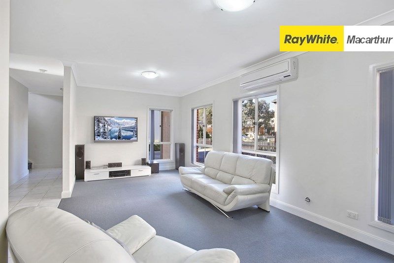 7 Lochview Crescent, Mount Annan, NSW 2567