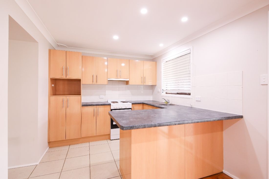 4 Cleeve Place, Cambridge Gardens, NSW