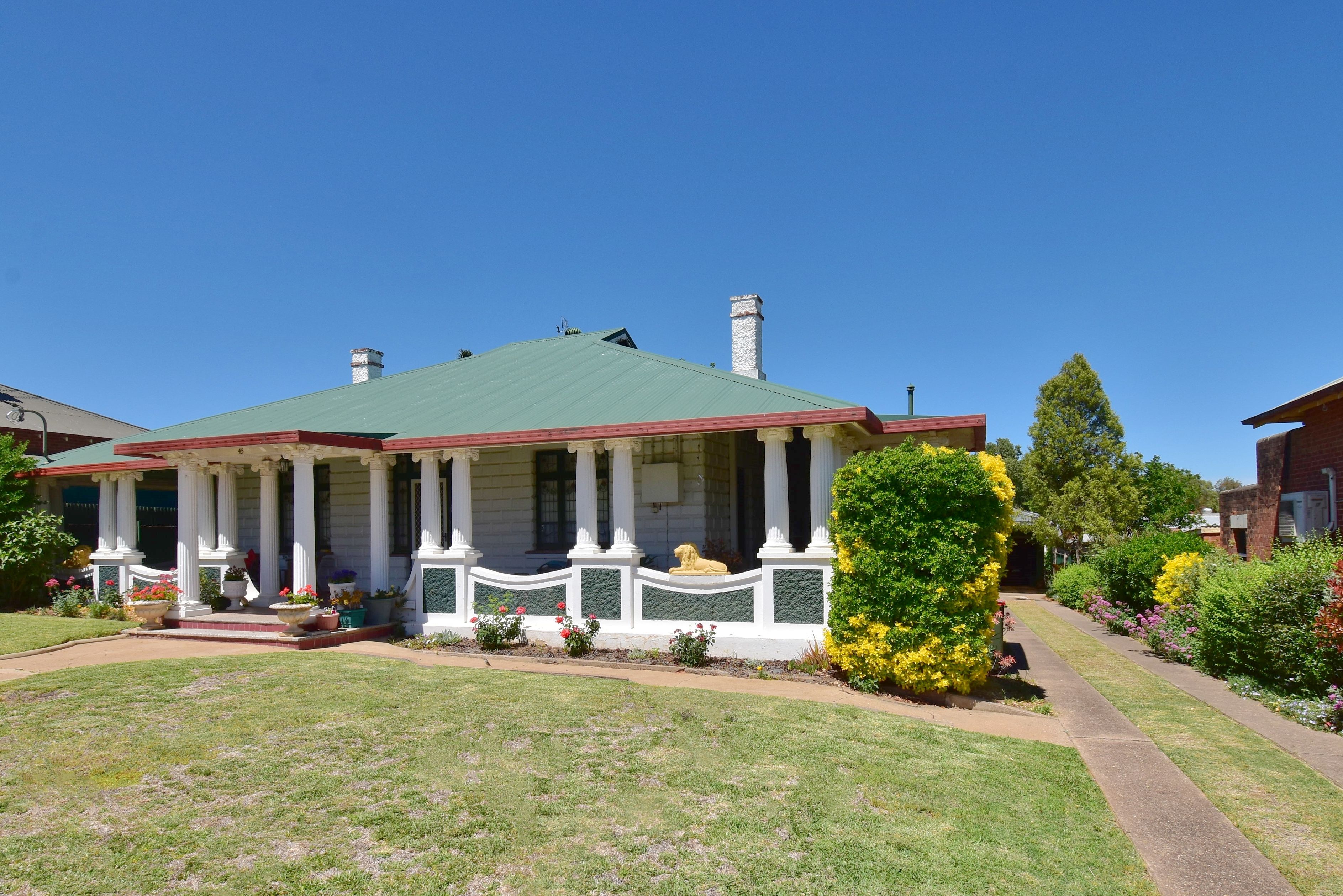 45 Gisborne Street — photo from Ray White Rural Dubbo