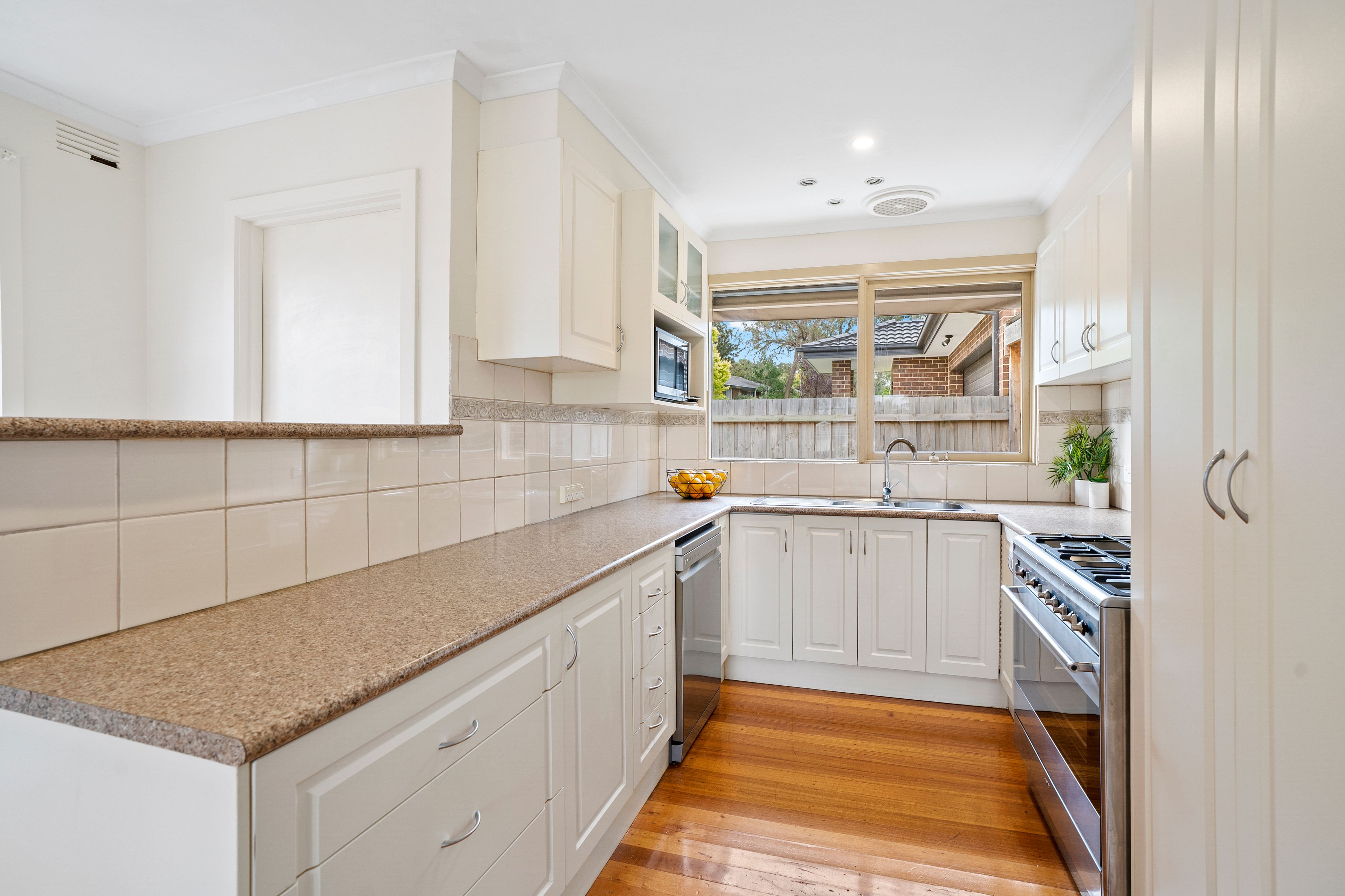 51 Folkstone Crescent, Ferntree Gully, VIC 3156