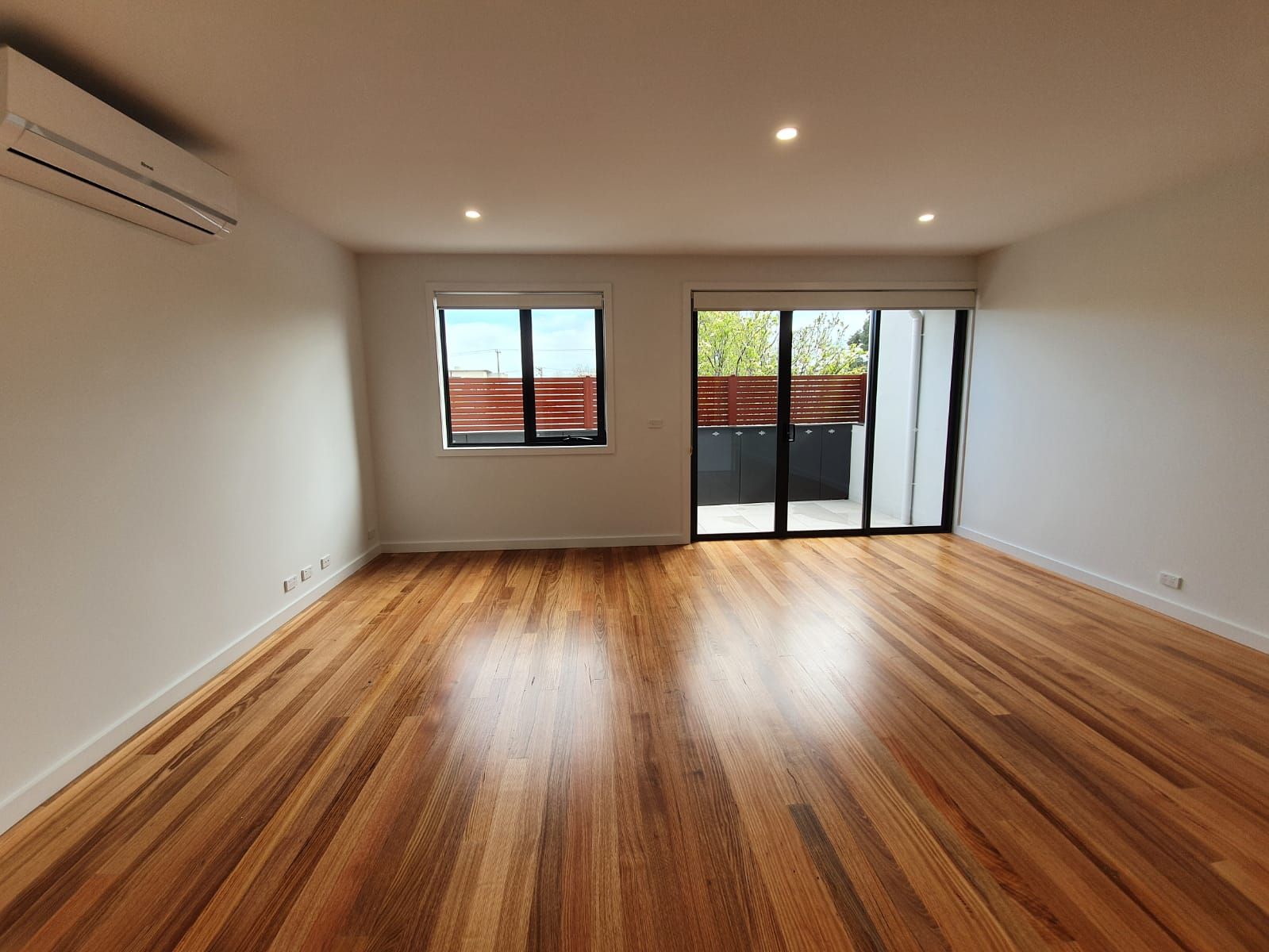 2, 3 & 4/2 Mill Road, Oakleigh, VIC 3166