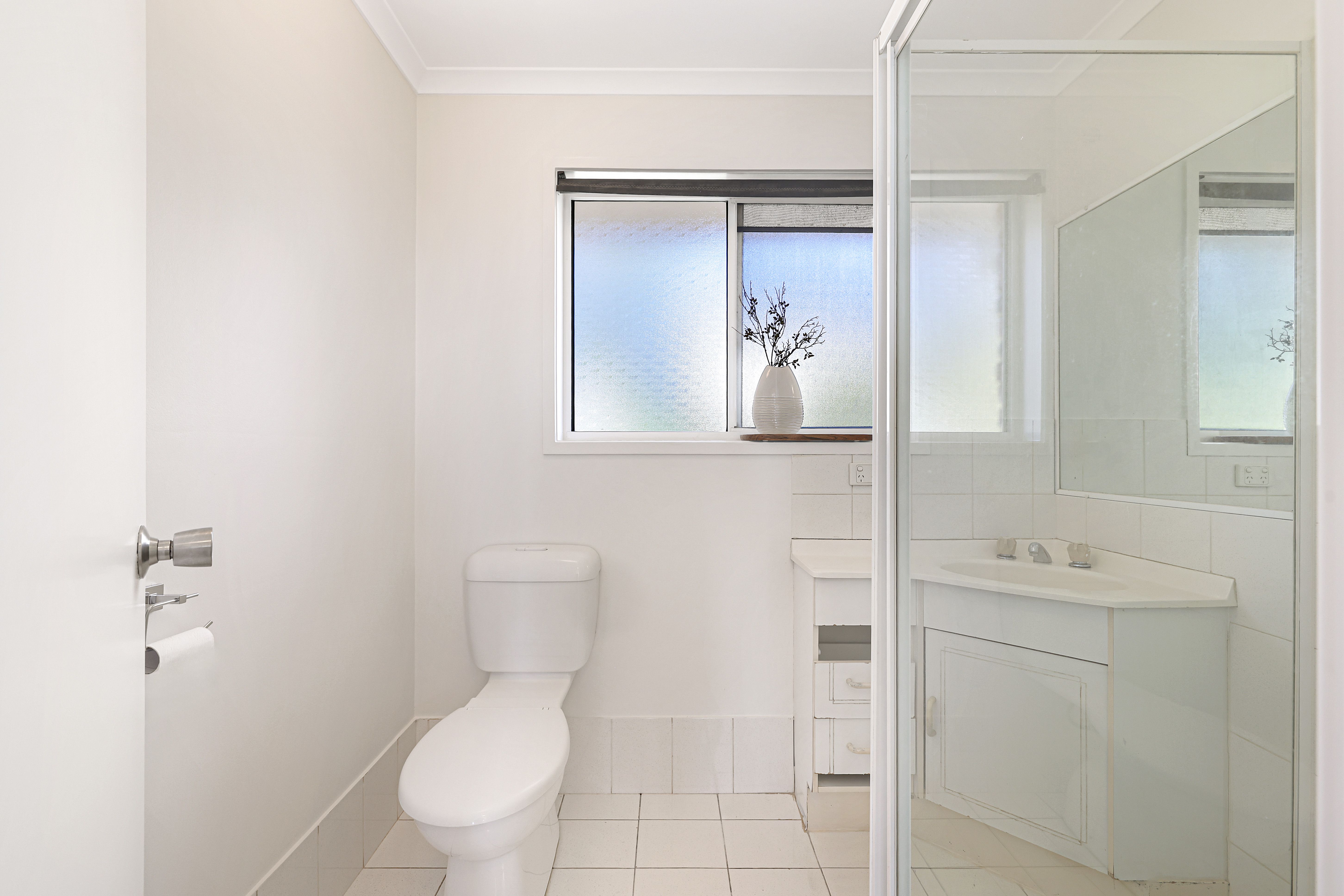 311 Macdonnell Road — photo 17 of 30