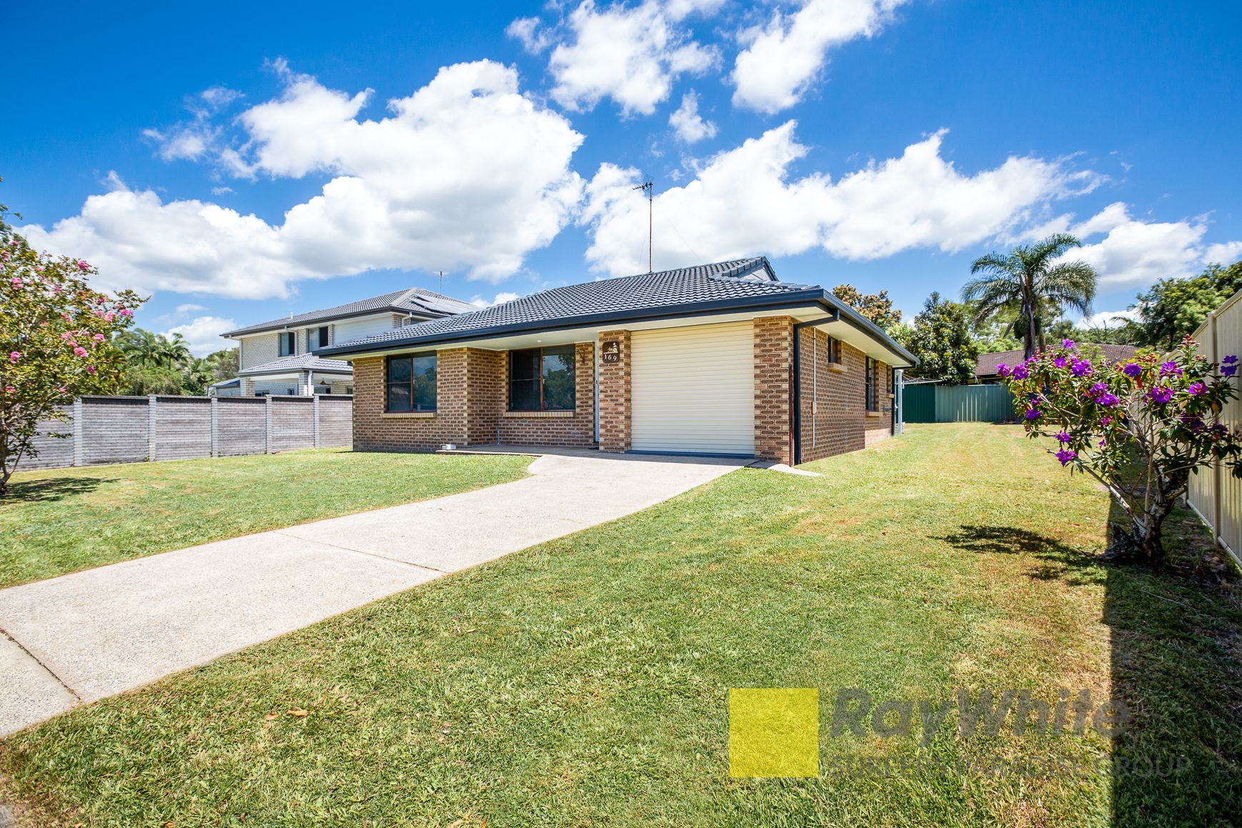 169 Benowa Road, Ashmore, QLD 4214
