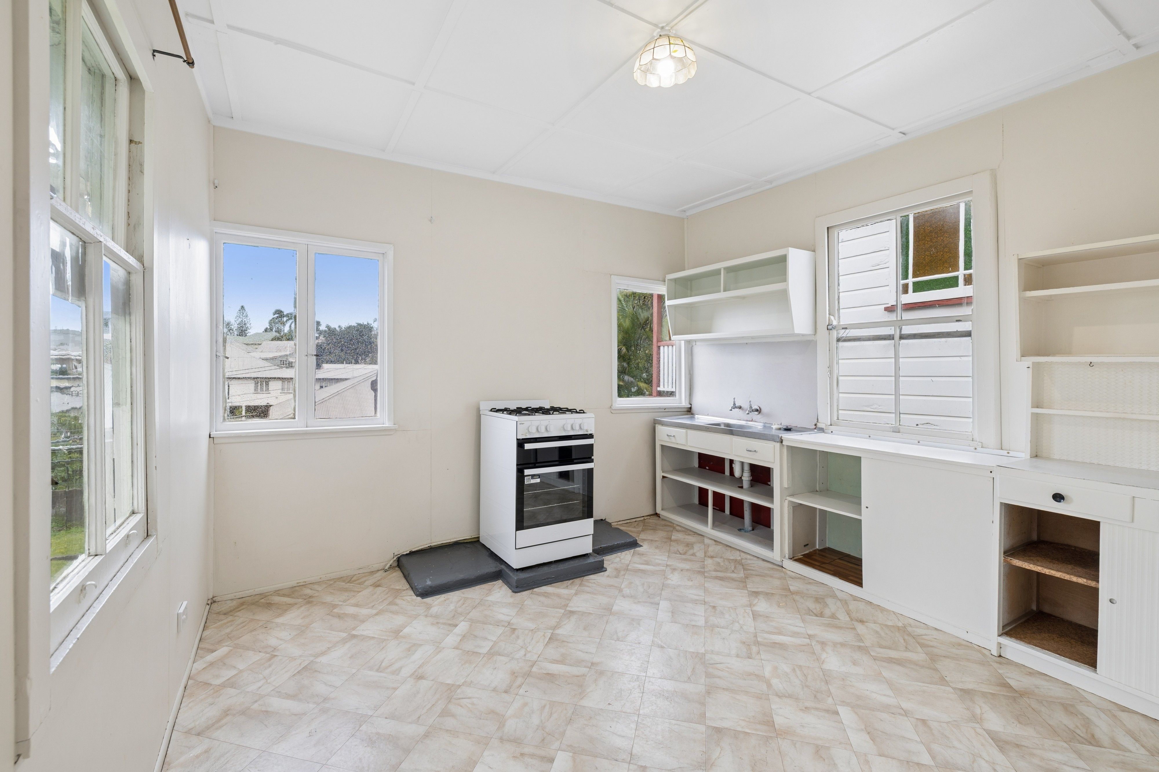 21 Woolcock Street — photo 7 of 11