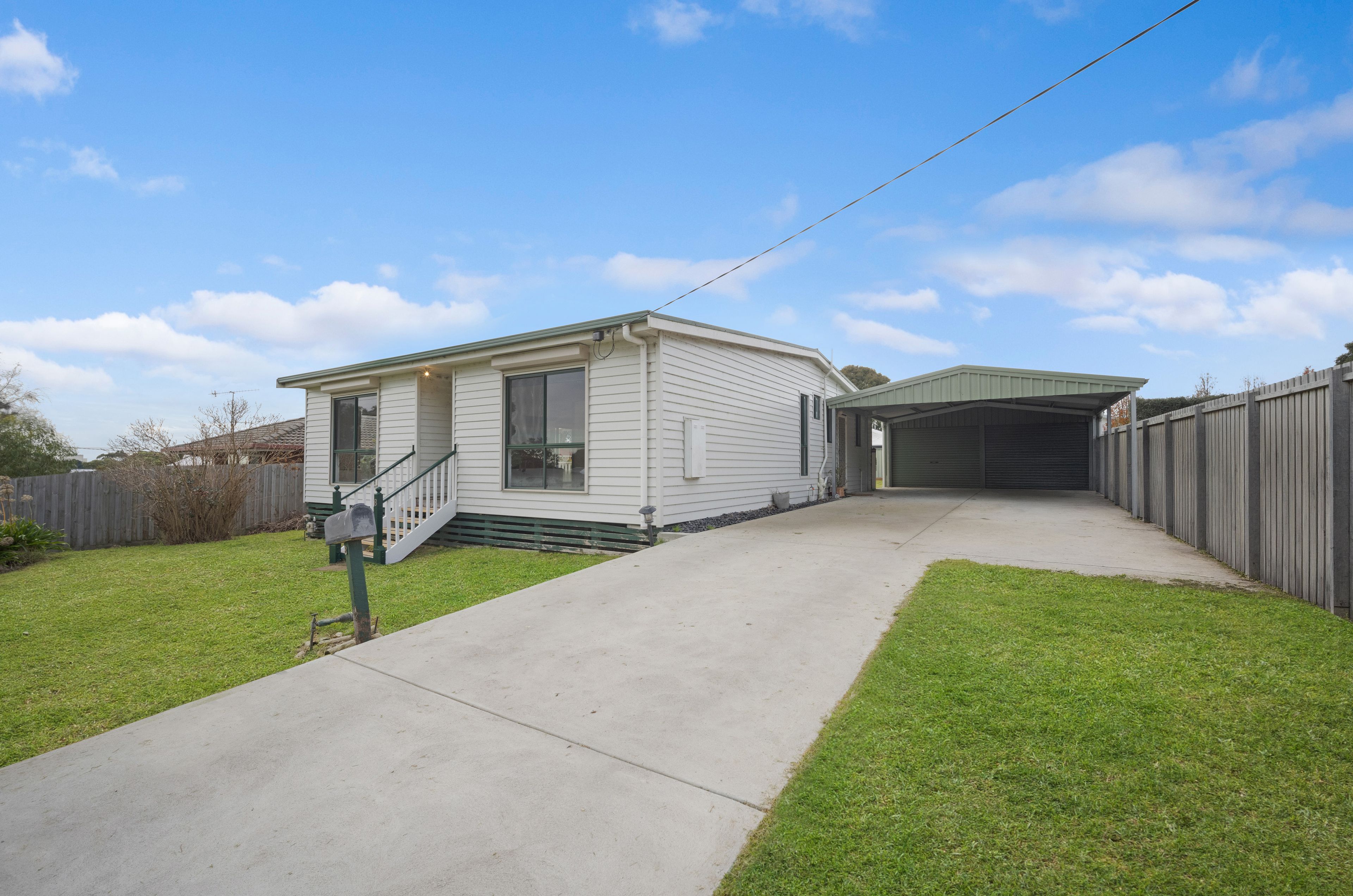 8 Anzac Avenue, Koroit, VIC 3282